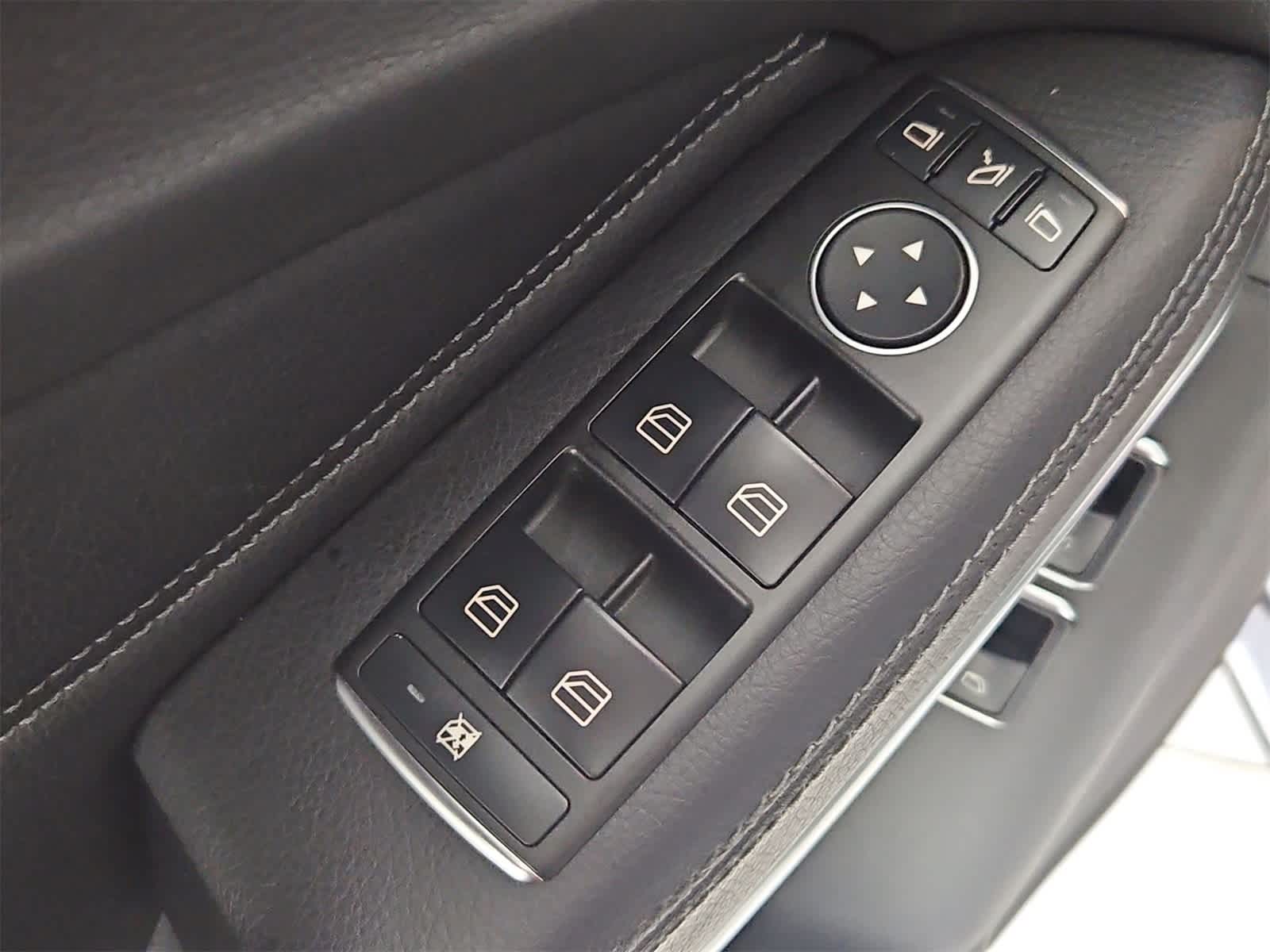 Thumbnail: 2017 Mercedes-Benz GLS - 17