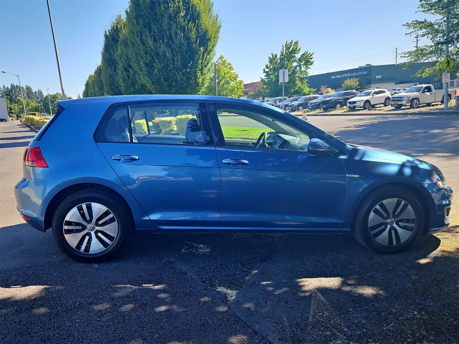 Thumbnail: 2016 Volkswagen e-Golf - 7
