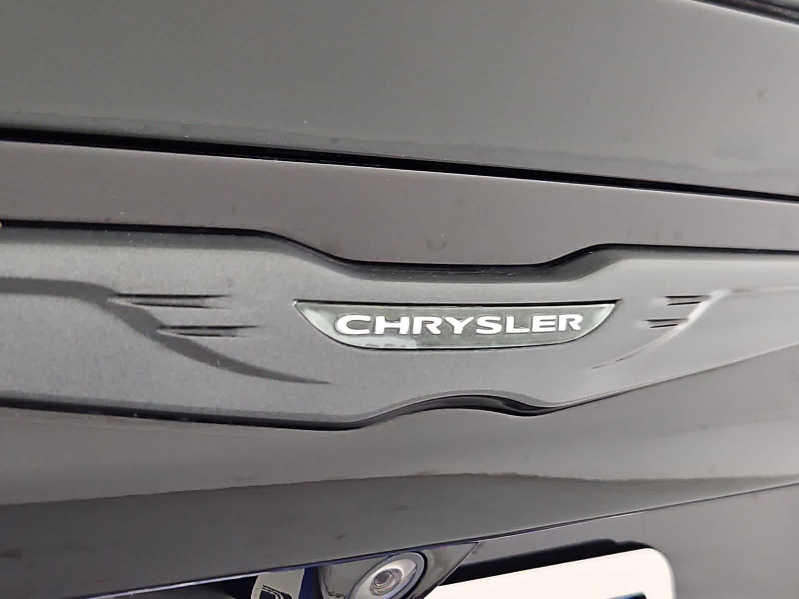 Thumbnail: 2018 Chrysler Pacifica - 11