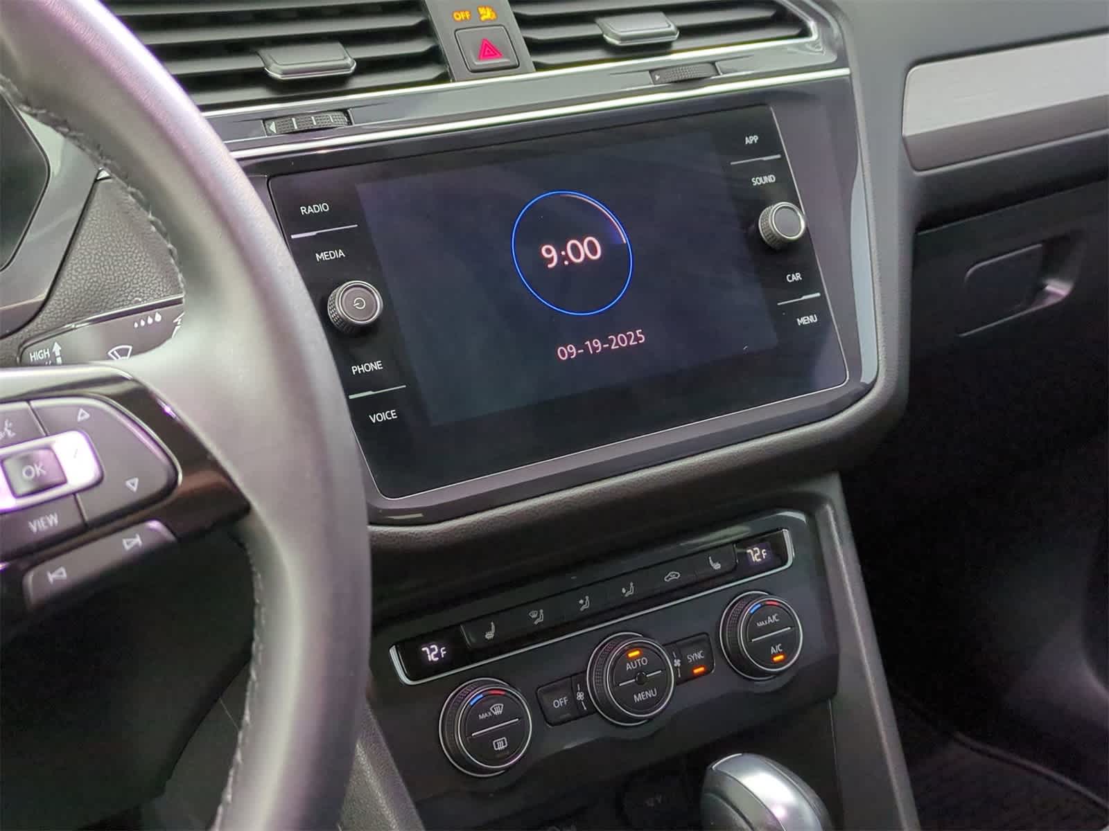 Thumbnail: 2020 Volkswagen Tiguan - 27