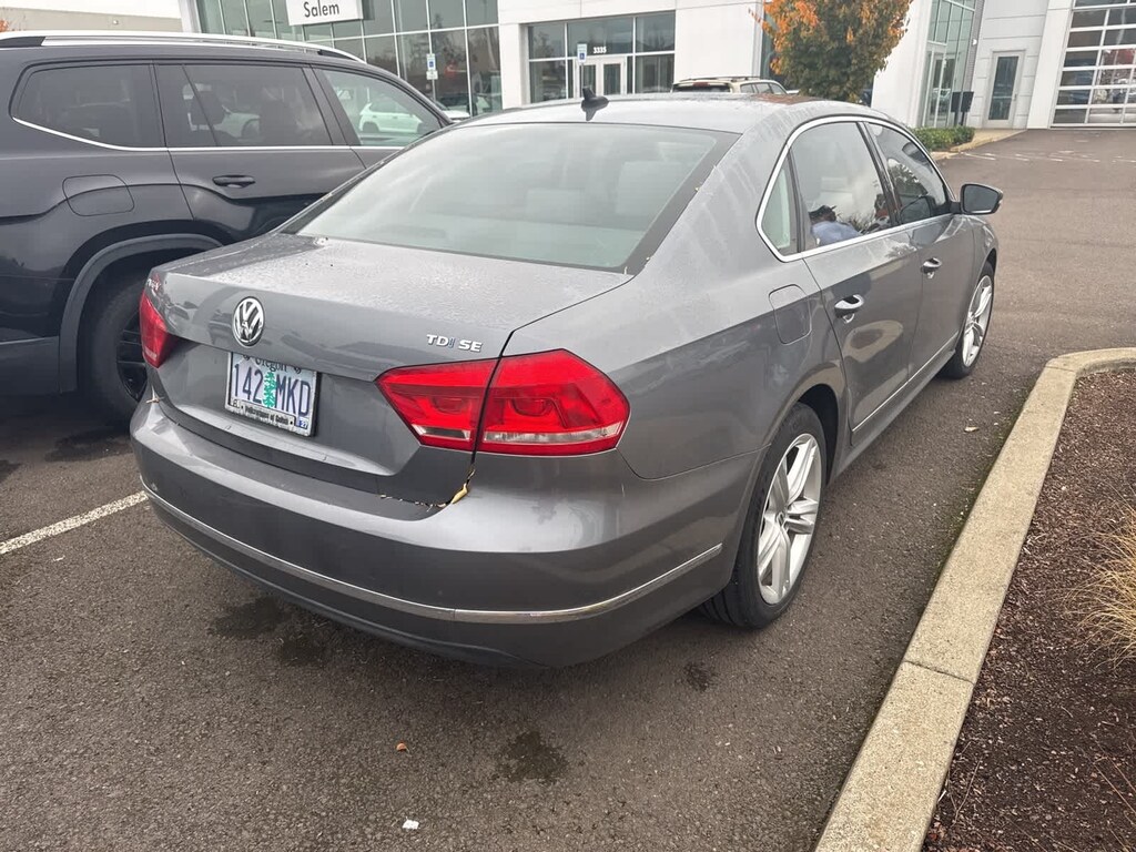 Used 2014 Volkswagen Passat 2.0L TDI SE Sedan