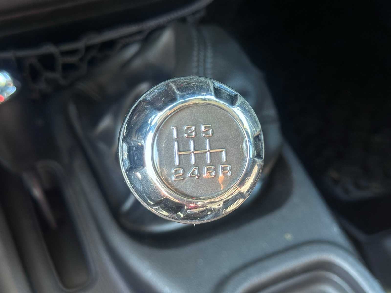 Thumbnail: 2015 Jeep Wrangler - 16
