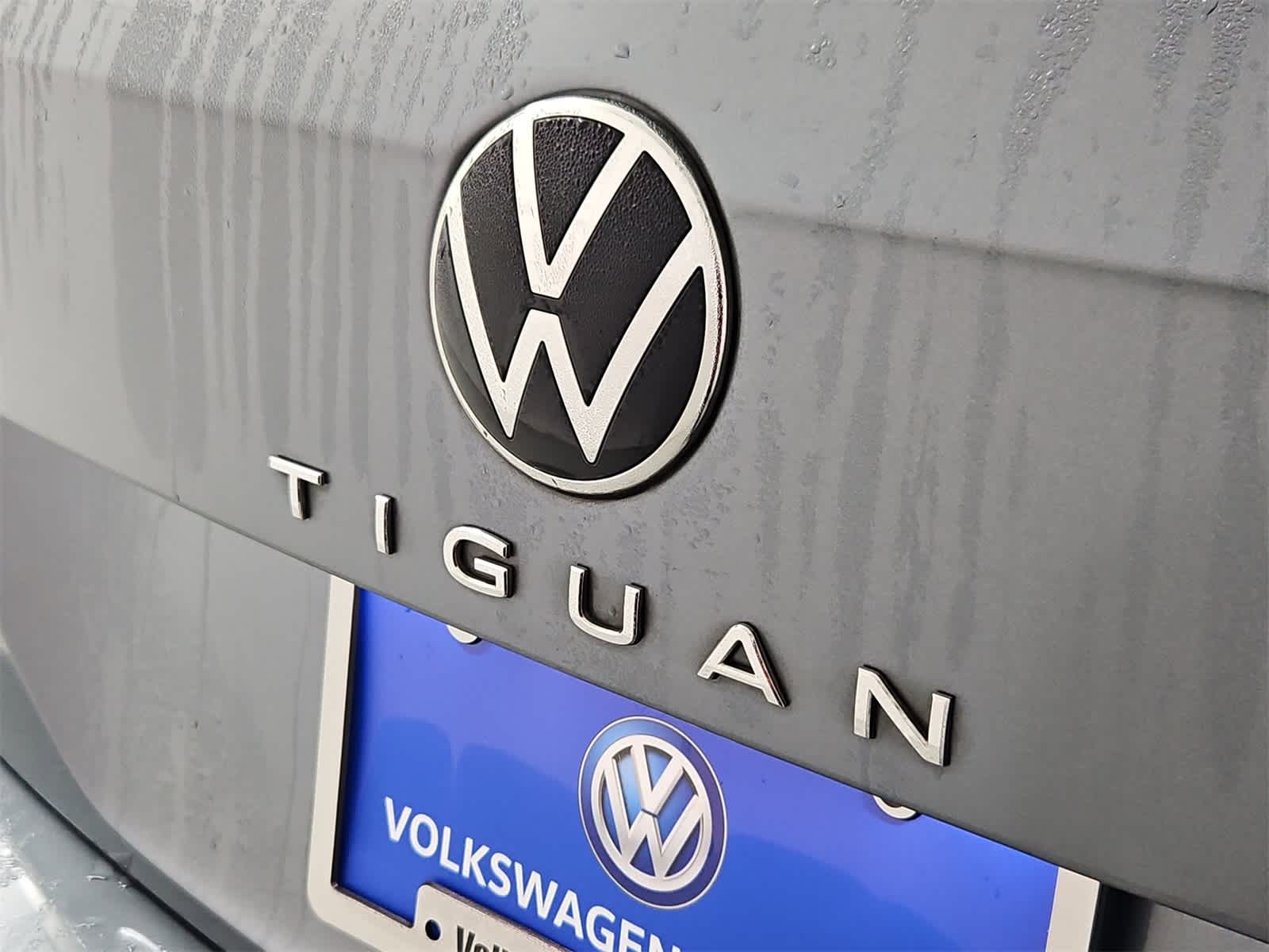 Thumbnail: 2022 Volkswagen Tiguan - 12
