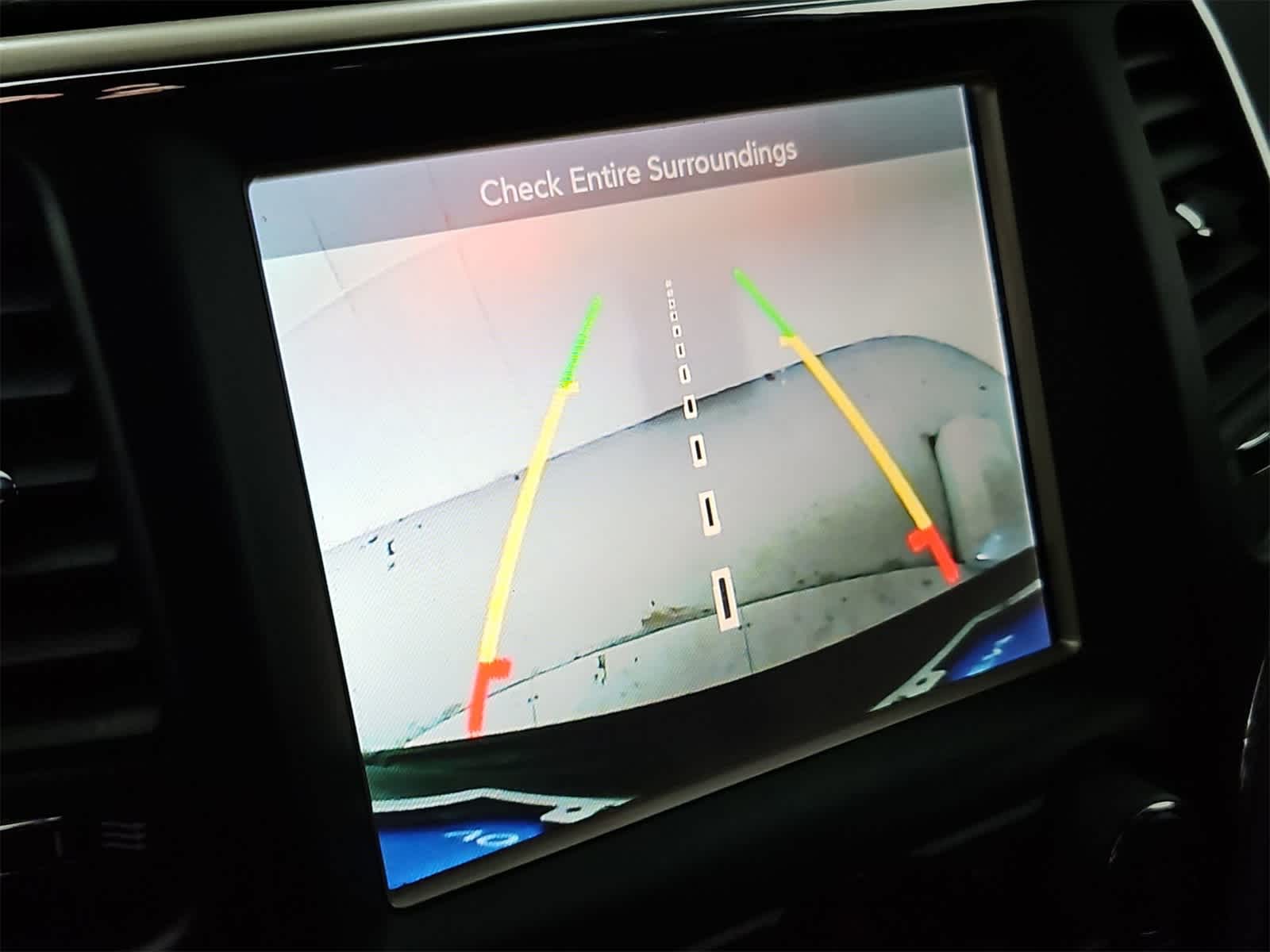 Thumbnail: 2017 Jeep Grand Cherokee - 29