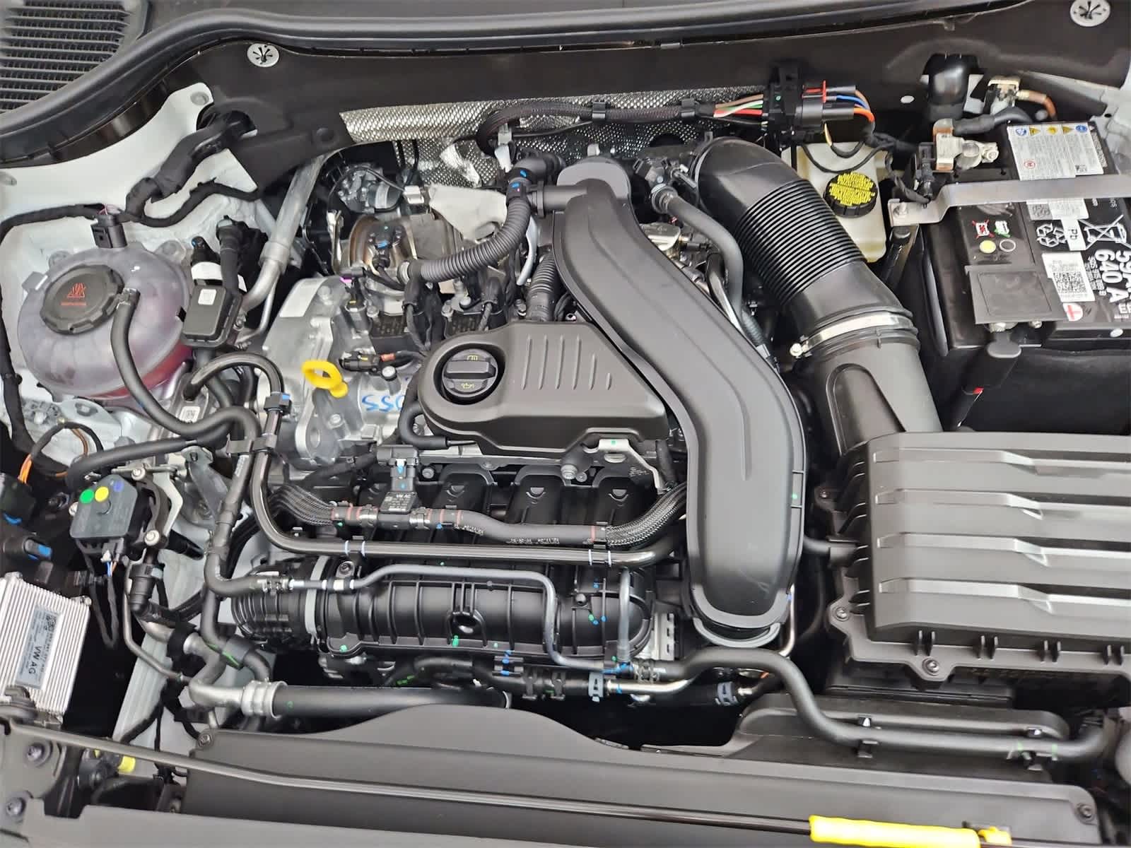 2025 Volkswagen Taos SE 13