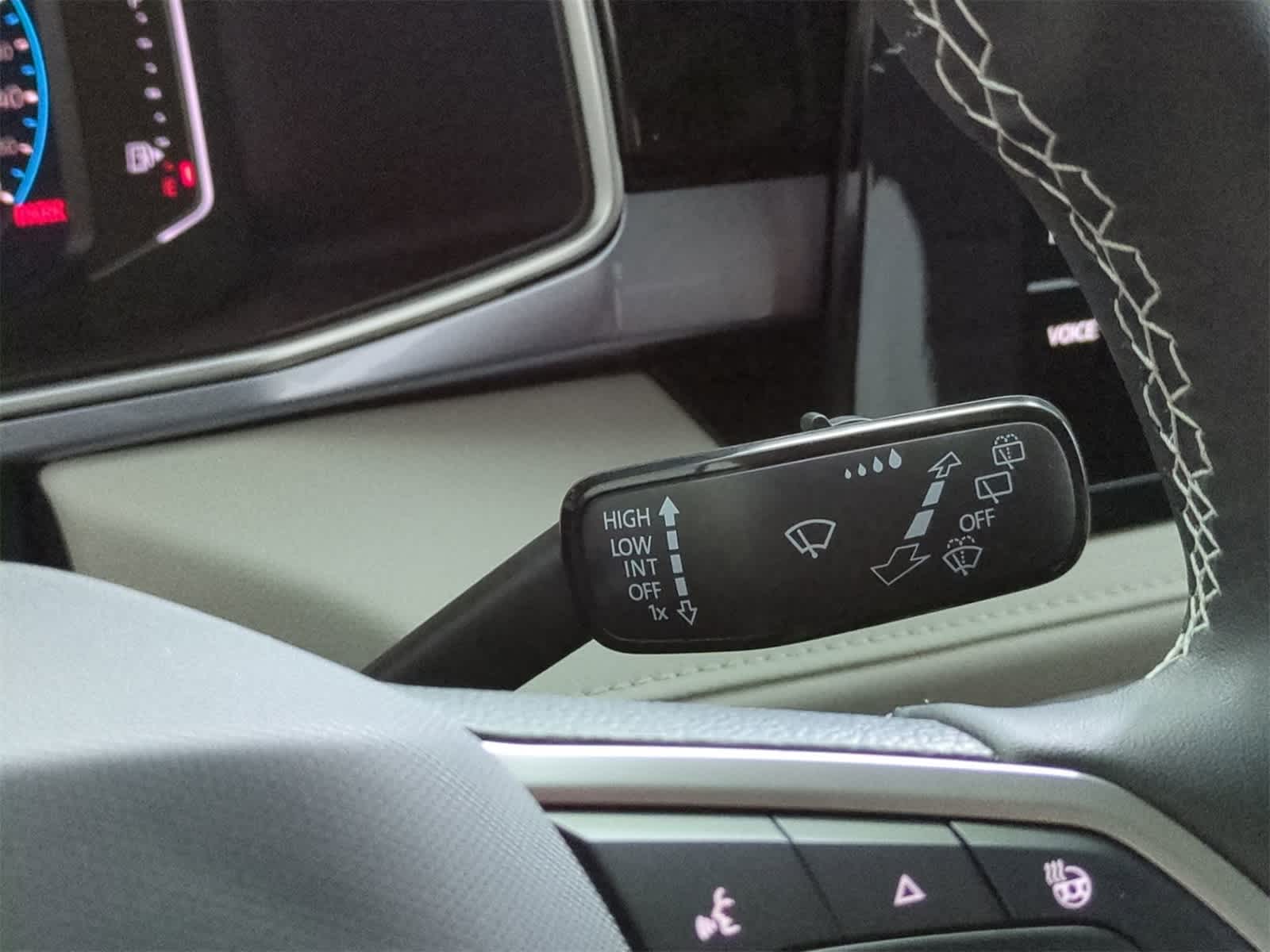 Thumbnail: 2025 Volkswagen Taos - 27