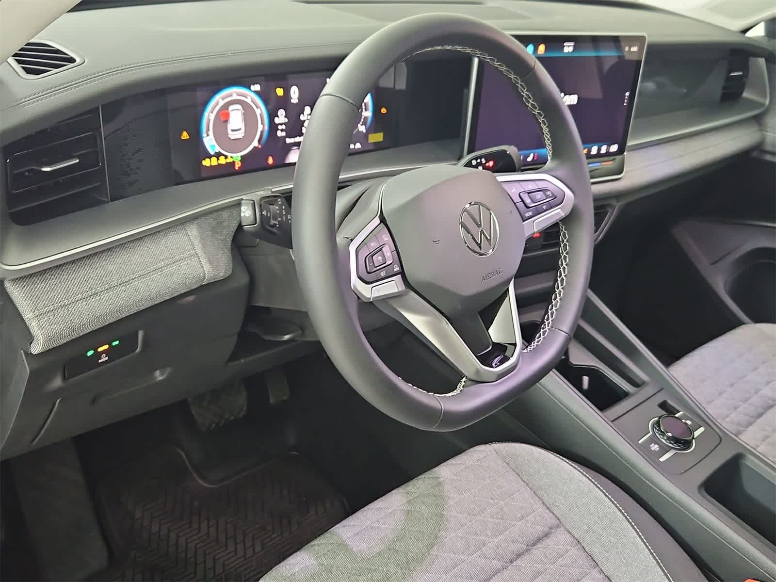 Thumbnail: 2025 Volkswagen Tiguan - 2