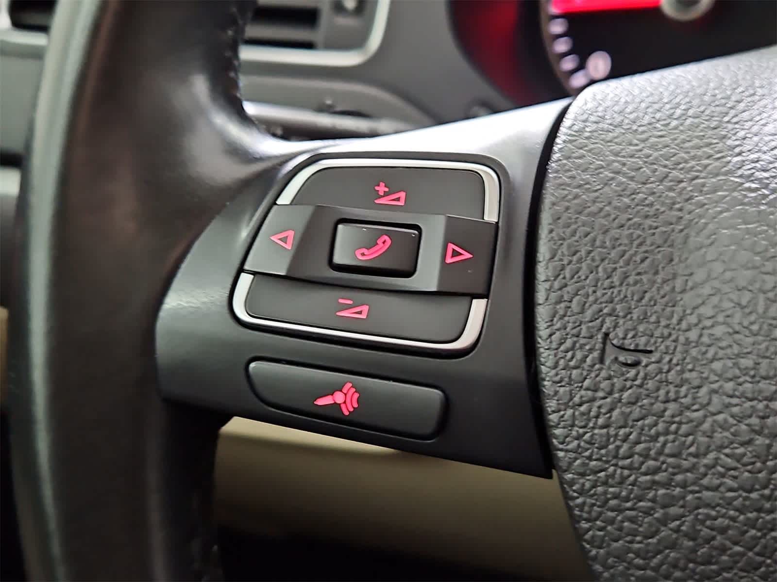 Thumbnail: 2013 Volkswagen Jetta - 23