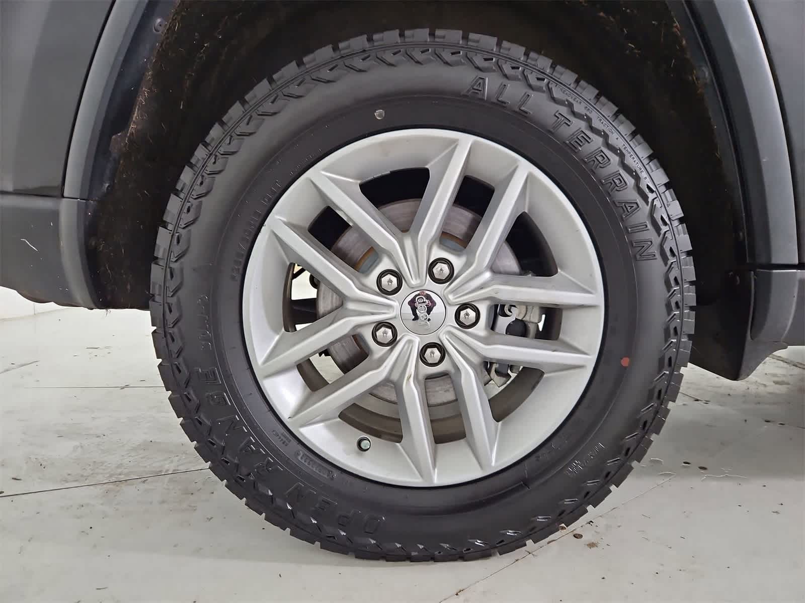 Thumbnail: 2017 Jeep Grand Cherokee - 13