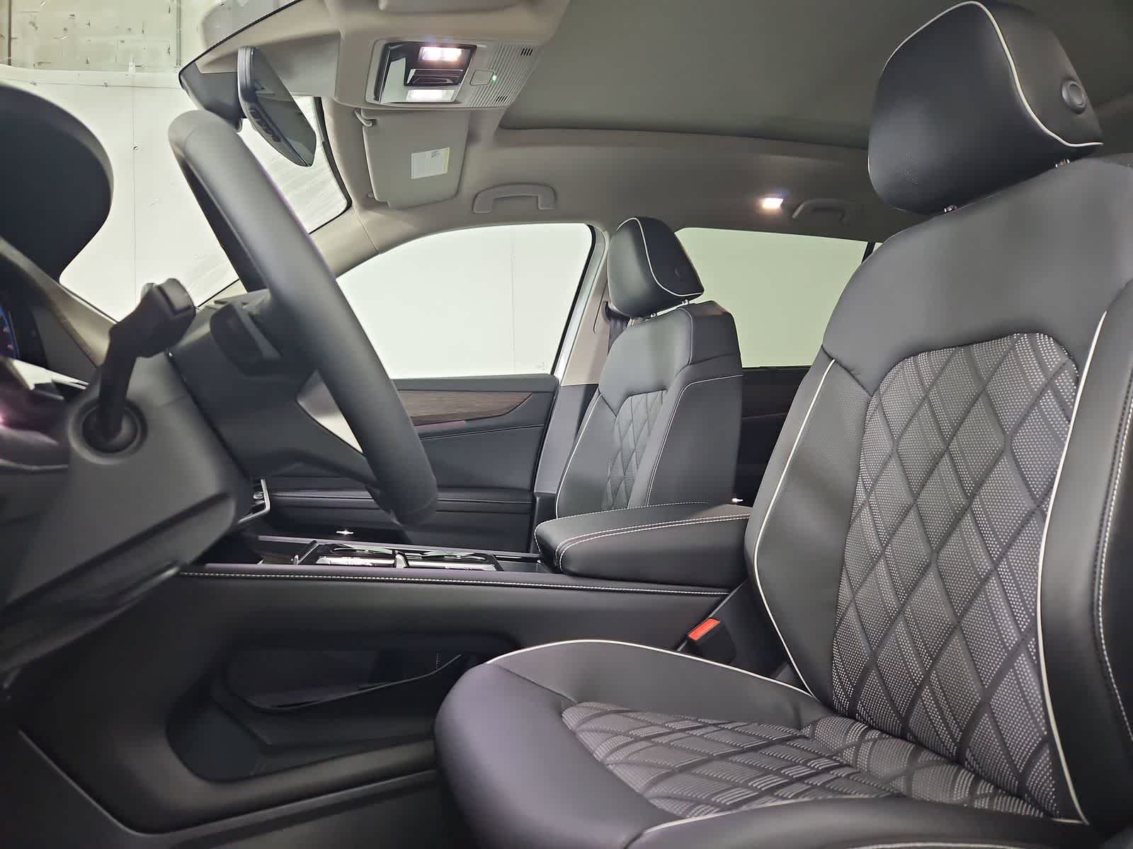 Thumbnail: 2026 Volkswagen Atlas - 16