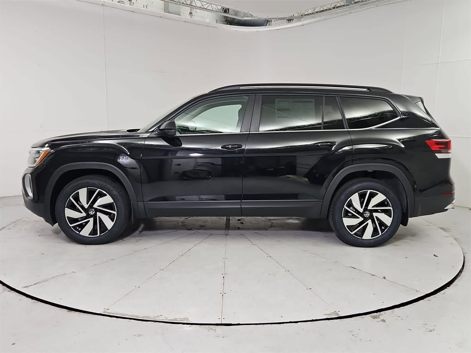 Thumbnail: 2026 Volkswagen Atlas - 3