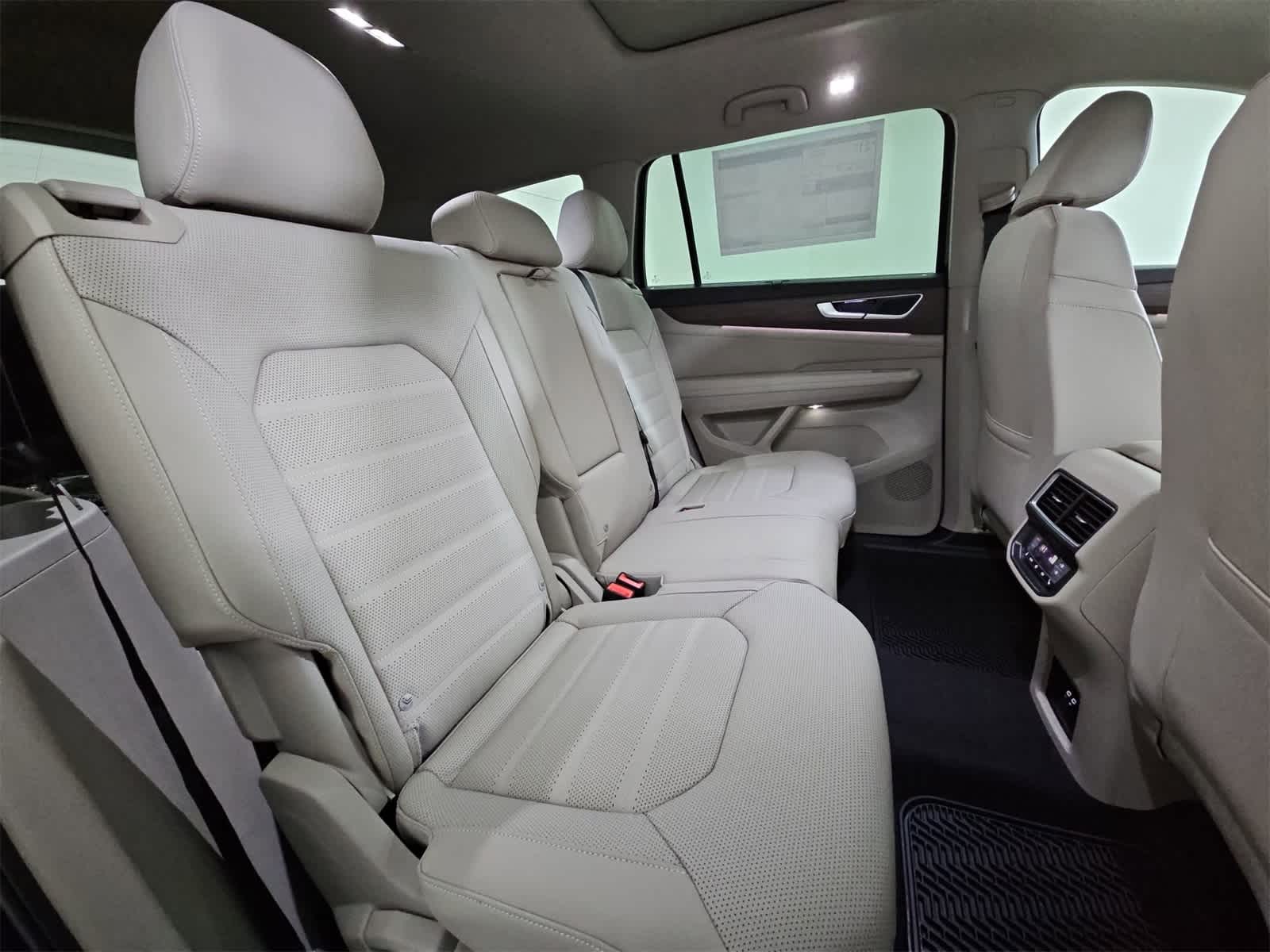 Thumbnail: 2026 Volkswagen Atlas - 21