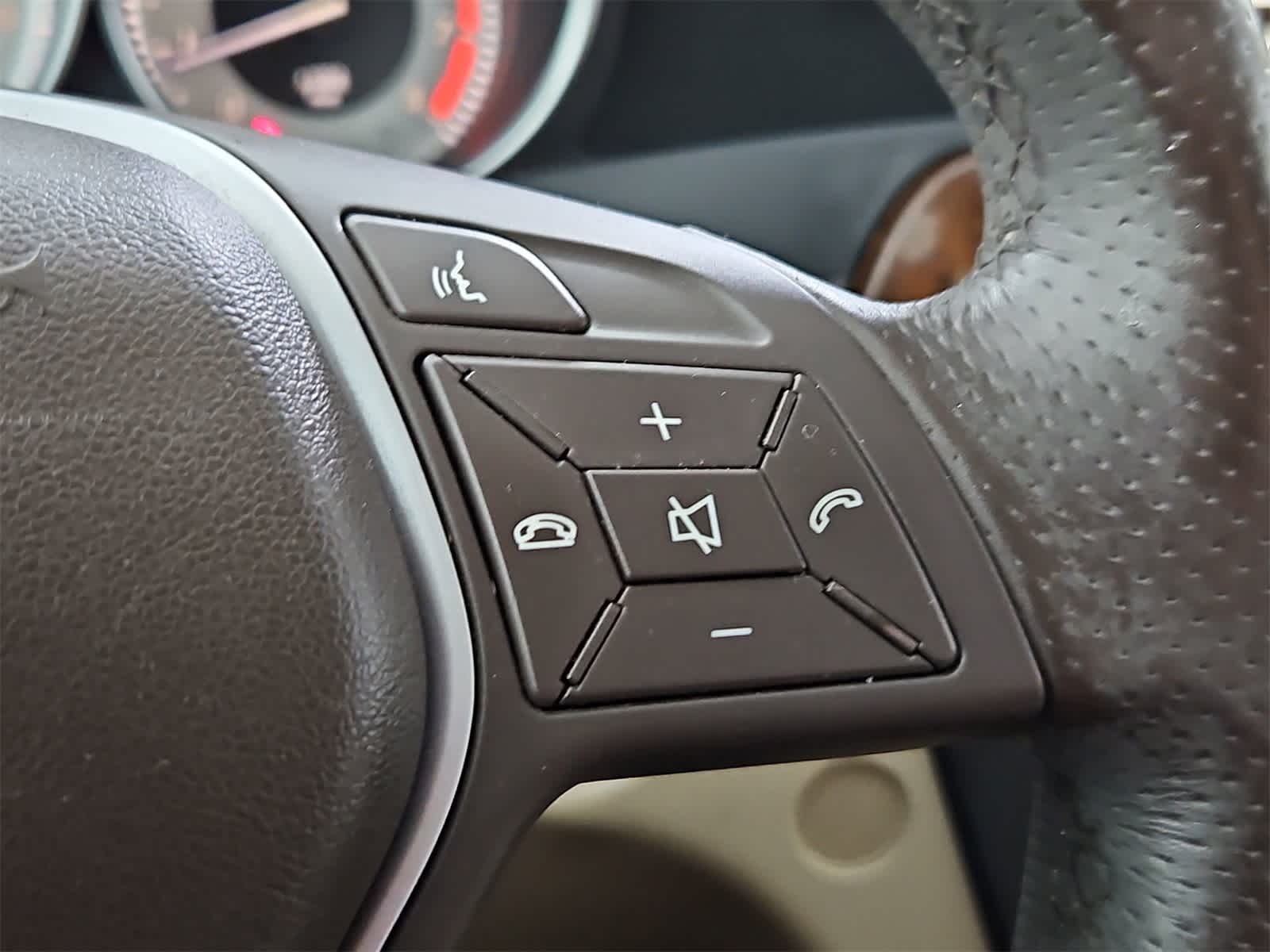 Thumbnail: 2013 Mercedes-Benz C-Class - 26