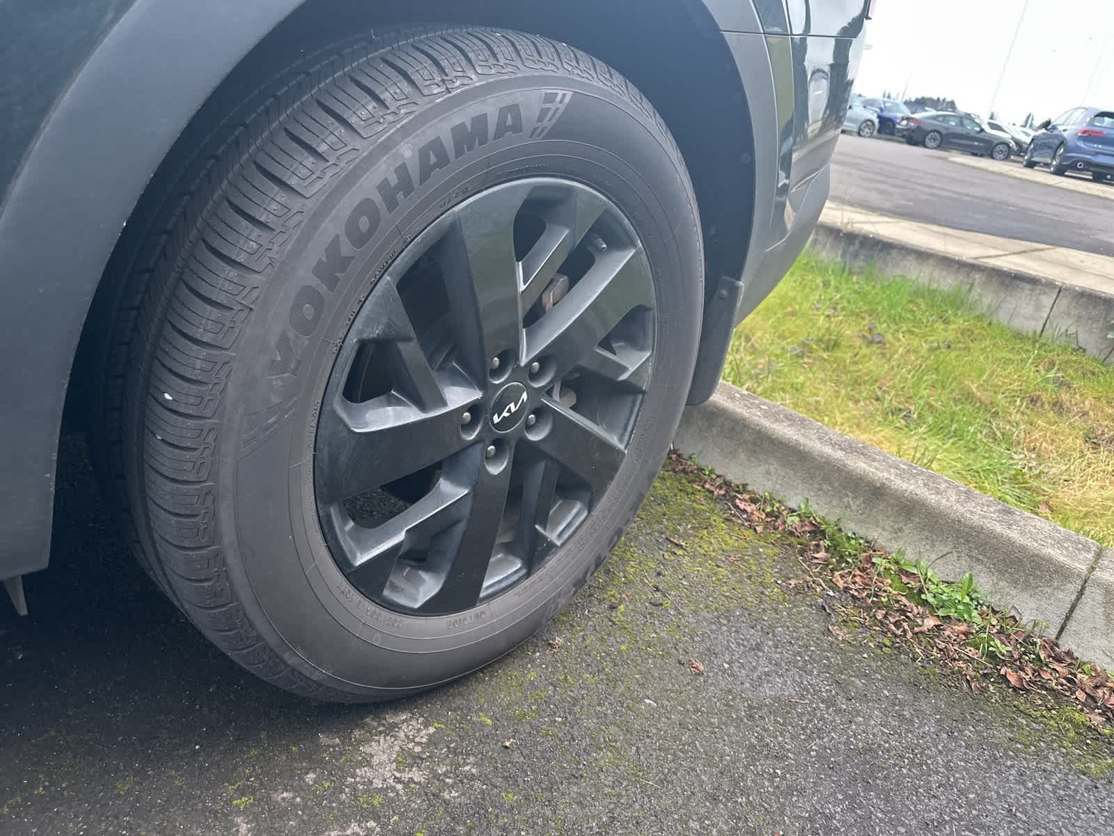 Thumbnail: 2022 Kia Sorento - 3