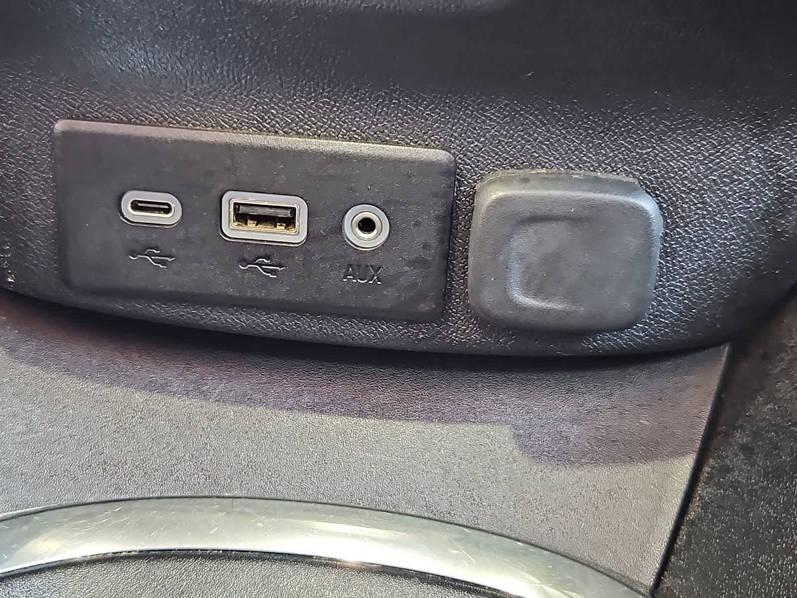 Thumbnail: 2021 Chevrolet Malibu - 30