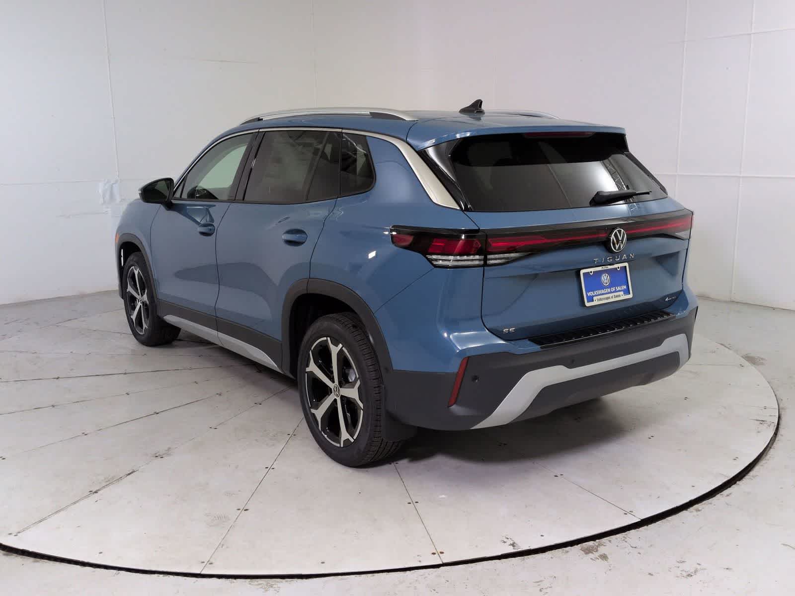 Thumbnail: 2026 Volkswagen Tiguan - 4