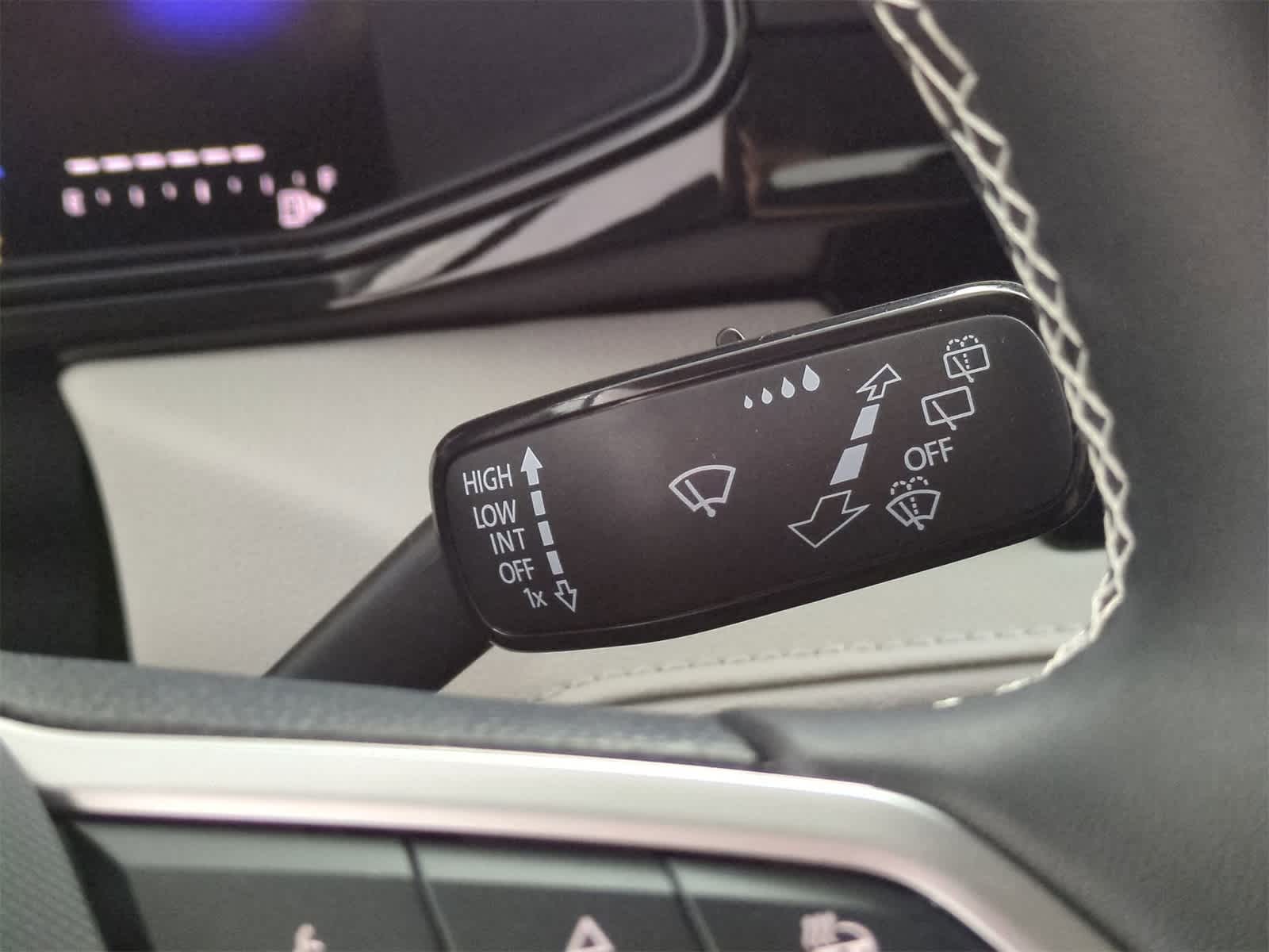 Thumbnail: 2025 Volkswagen Taos - 25