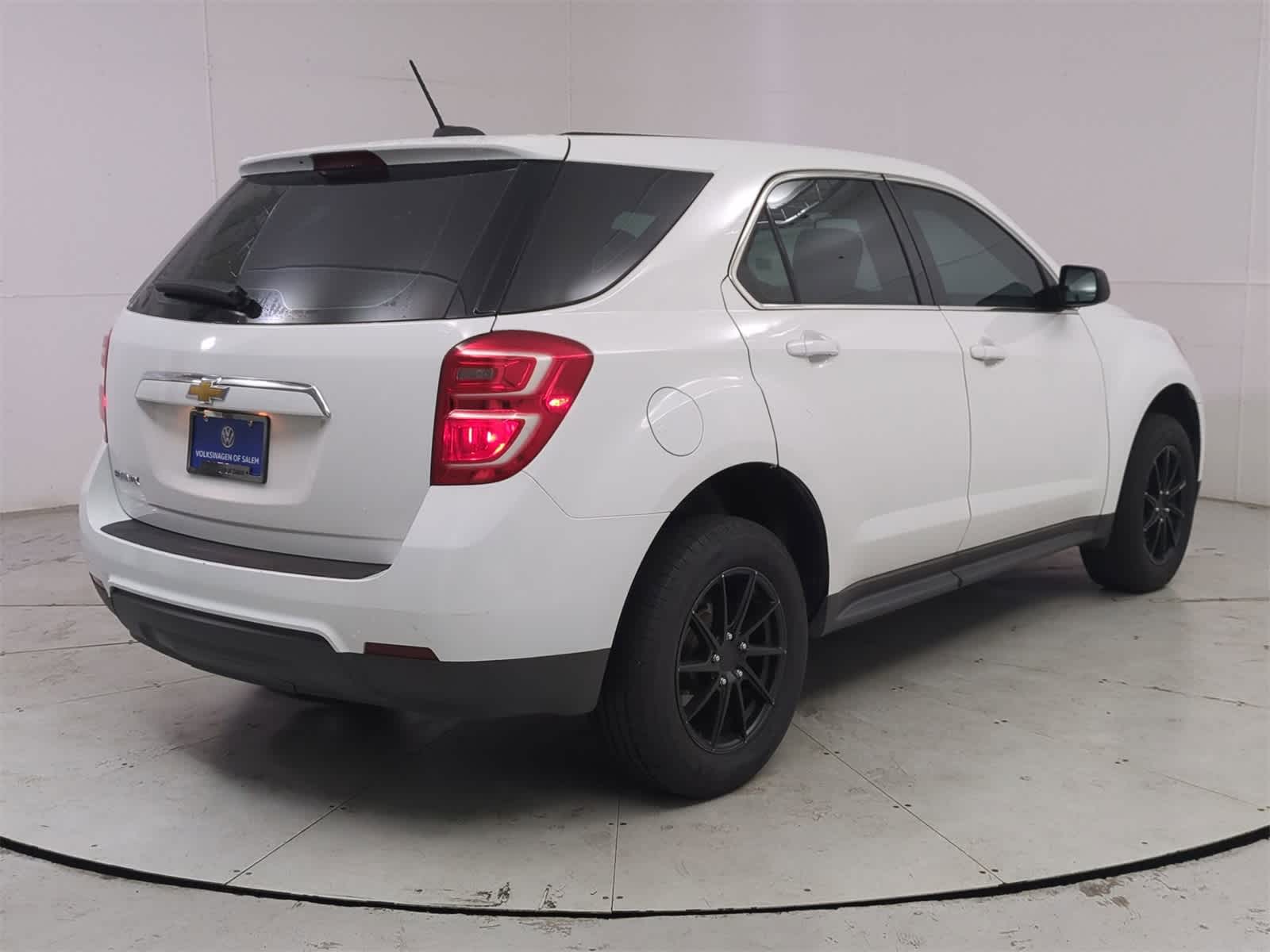 Thumbnail: 2017 Chevrolet Equinox - 6