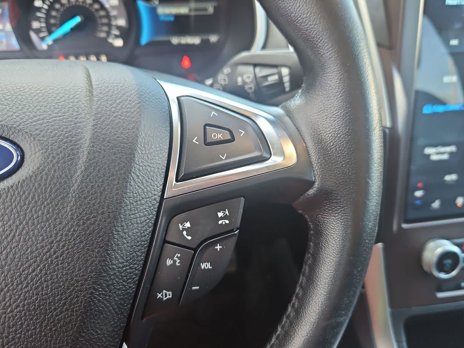 Thumbnail: 2021 Ford Edge - 24