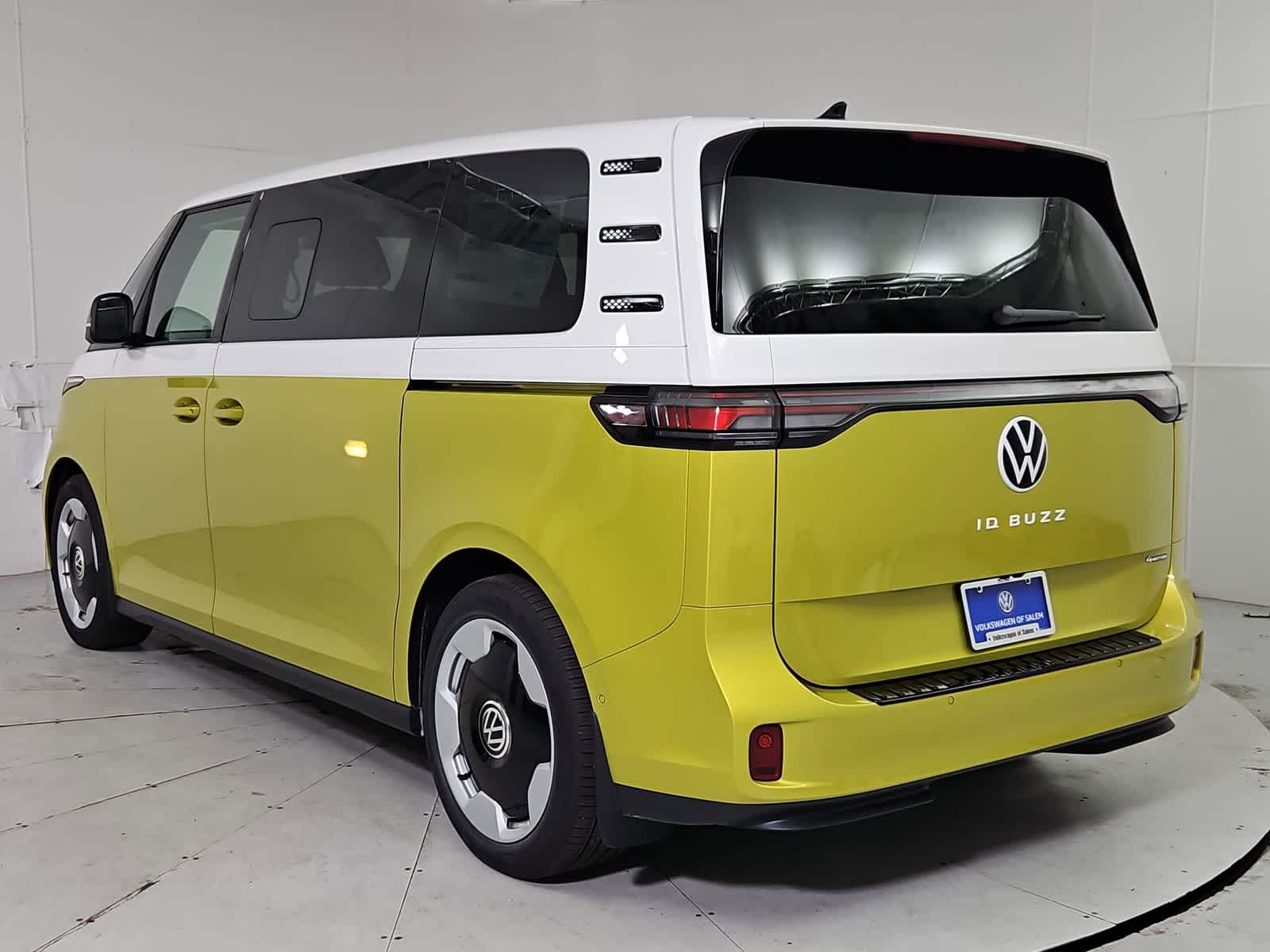 Thumbnail: 2025 Volkswagen ID.Buzz - 4