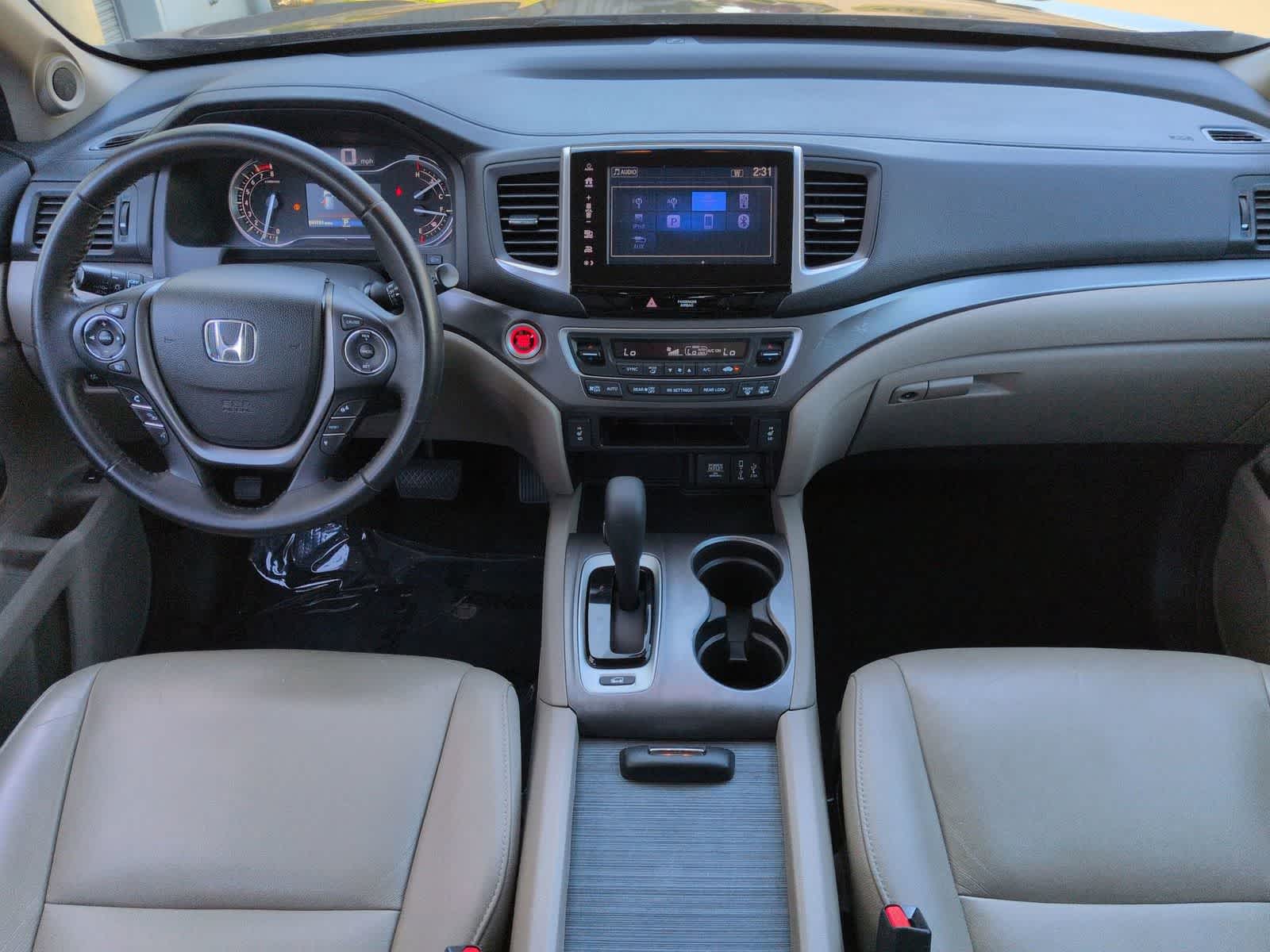 Thumbnail: 2017 Honda Pilot - 15