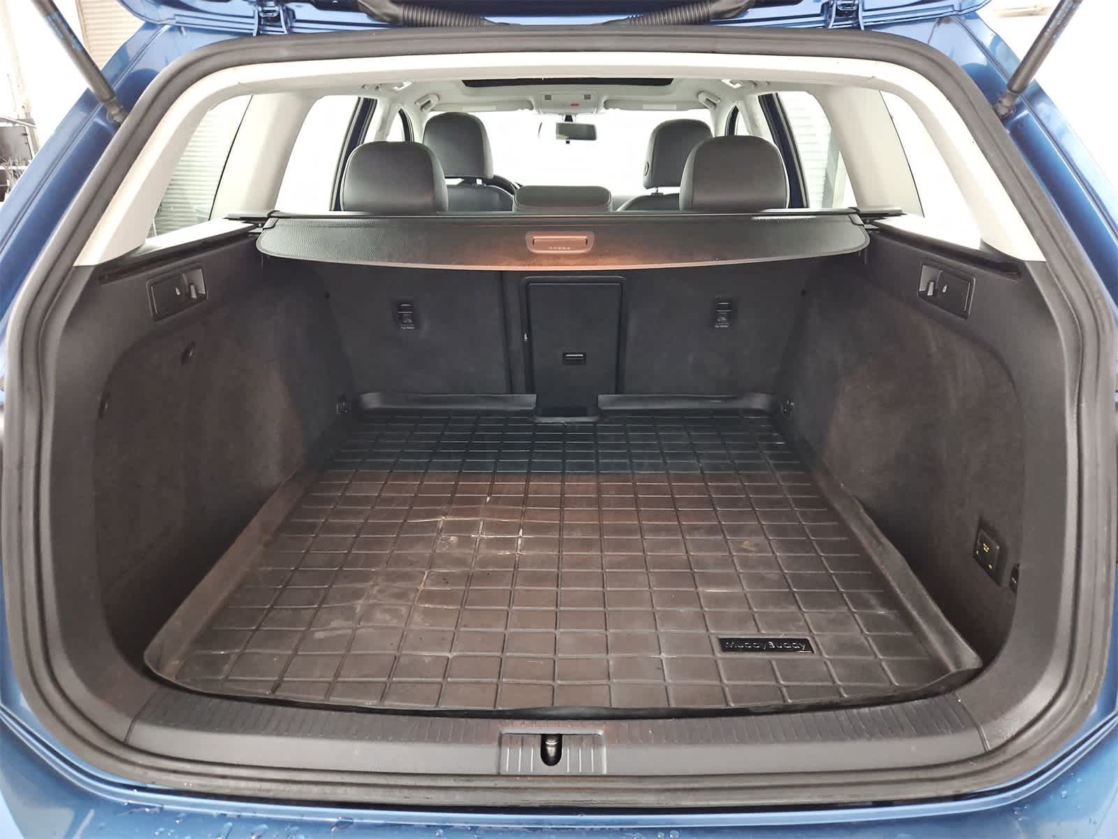 2015 Volkswagen e-Golf SE 36