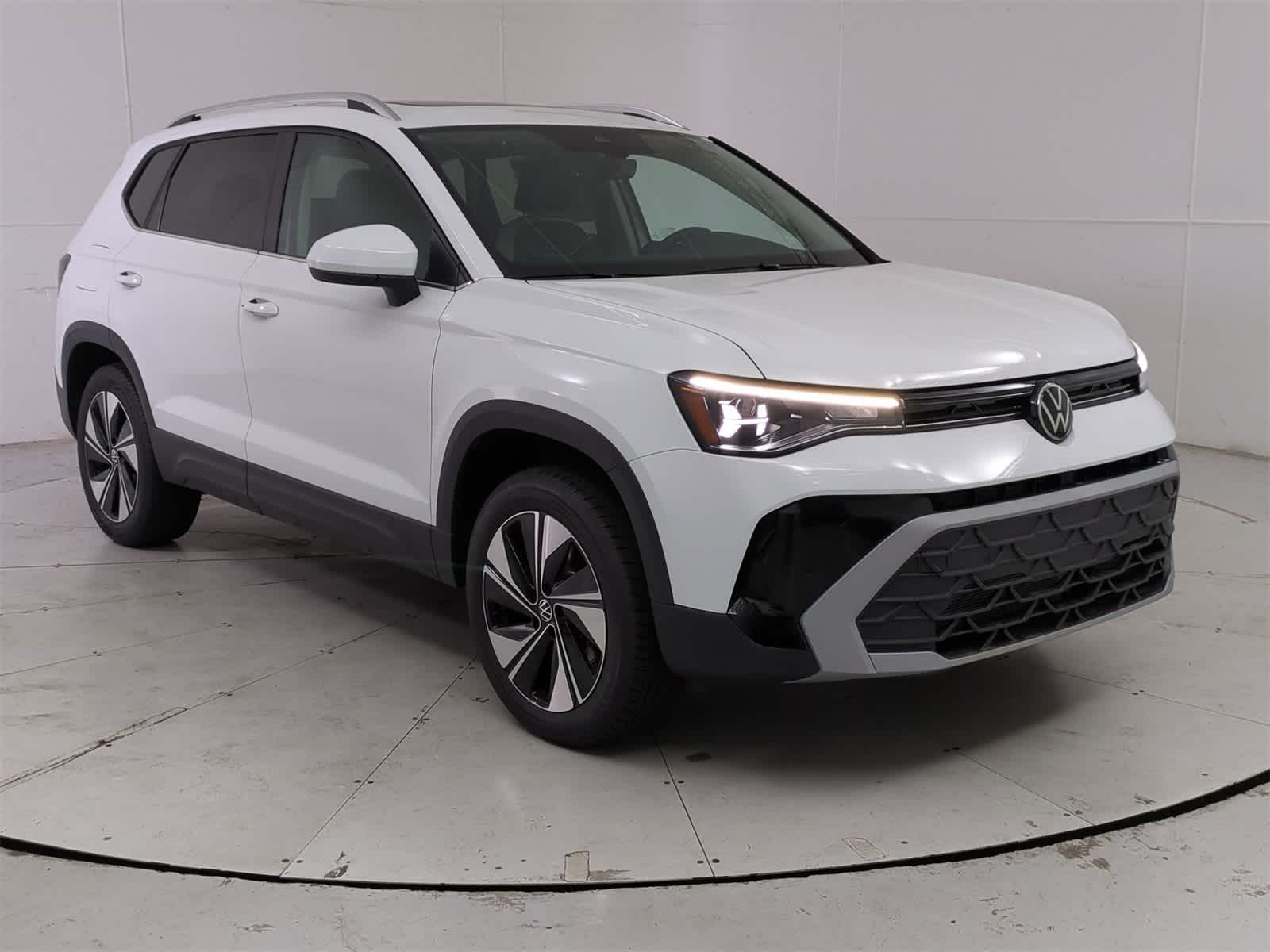 Thumbnail: 2025 Volkswagen Taos - 8