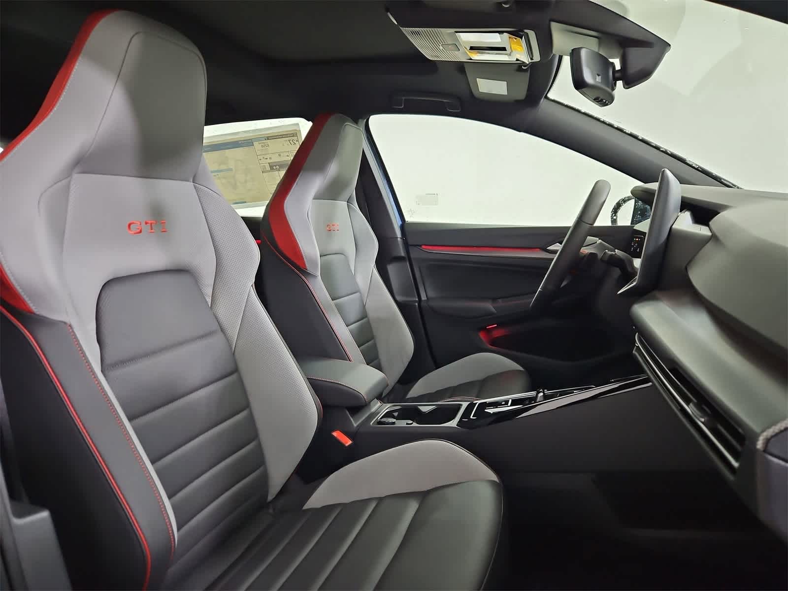 Thumbnail: 2025 Volkswagen Golf - 23