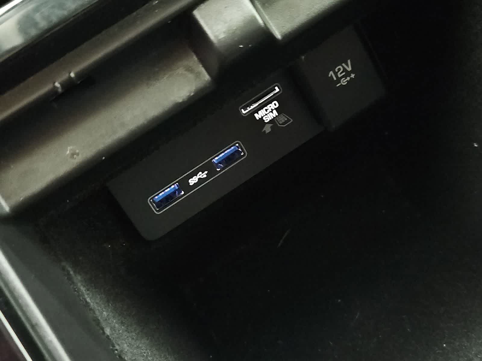 Thumbnail: 2020 Land Rover Range Rover Evoque - 33