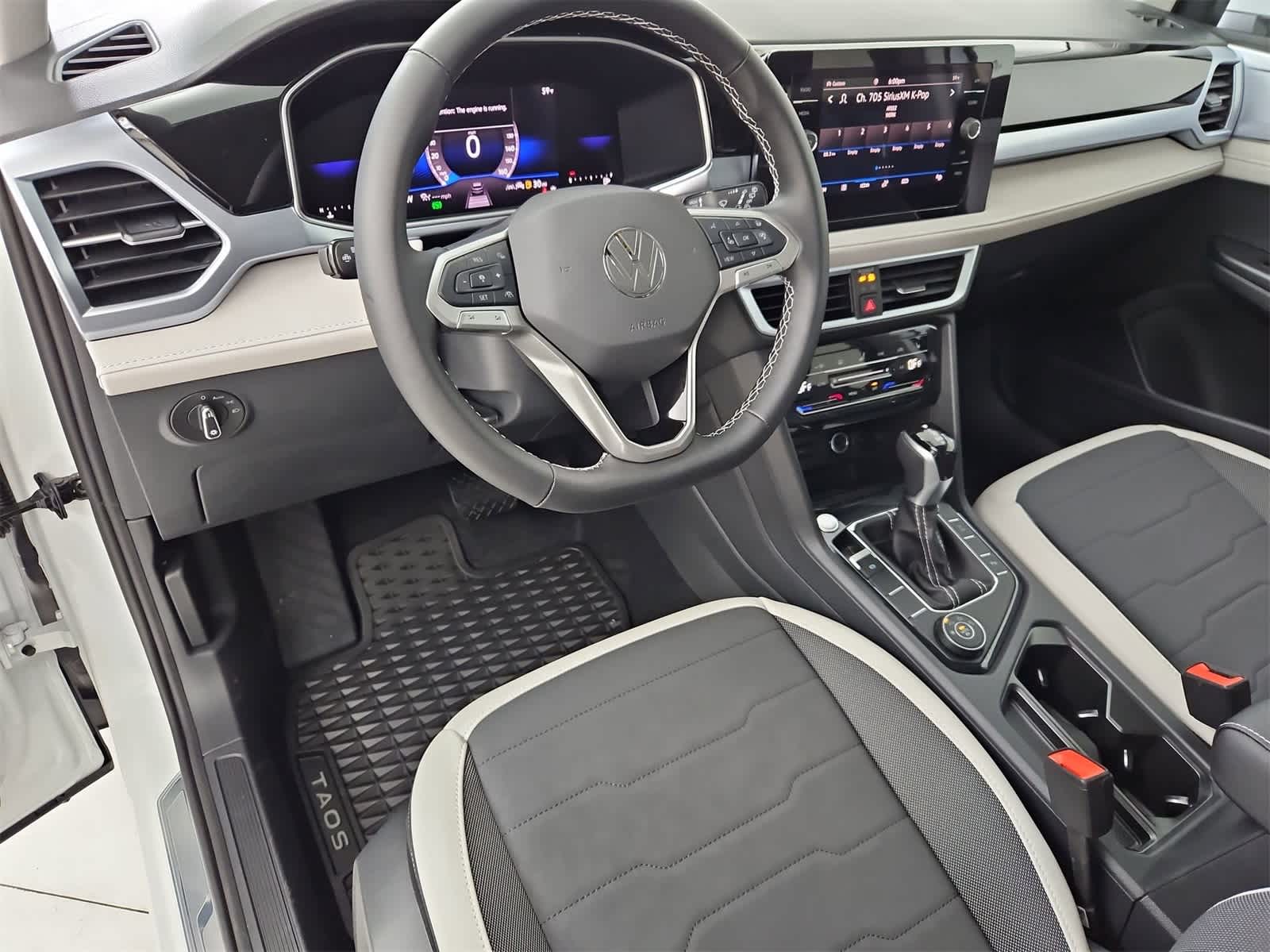 2025 Volkswagen Taos SE photo 2