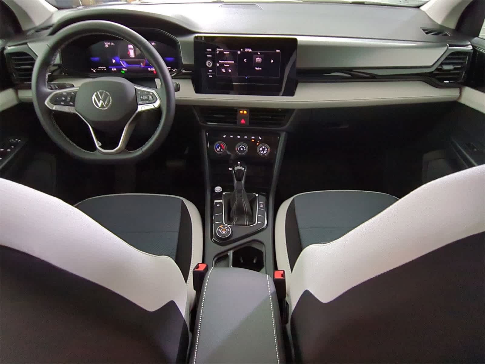 Thumbnail: 2025 Volkswagen Taos - 15