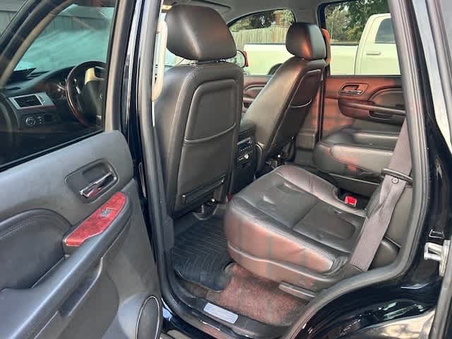 2014 Cadillac Escalade Base photo 2