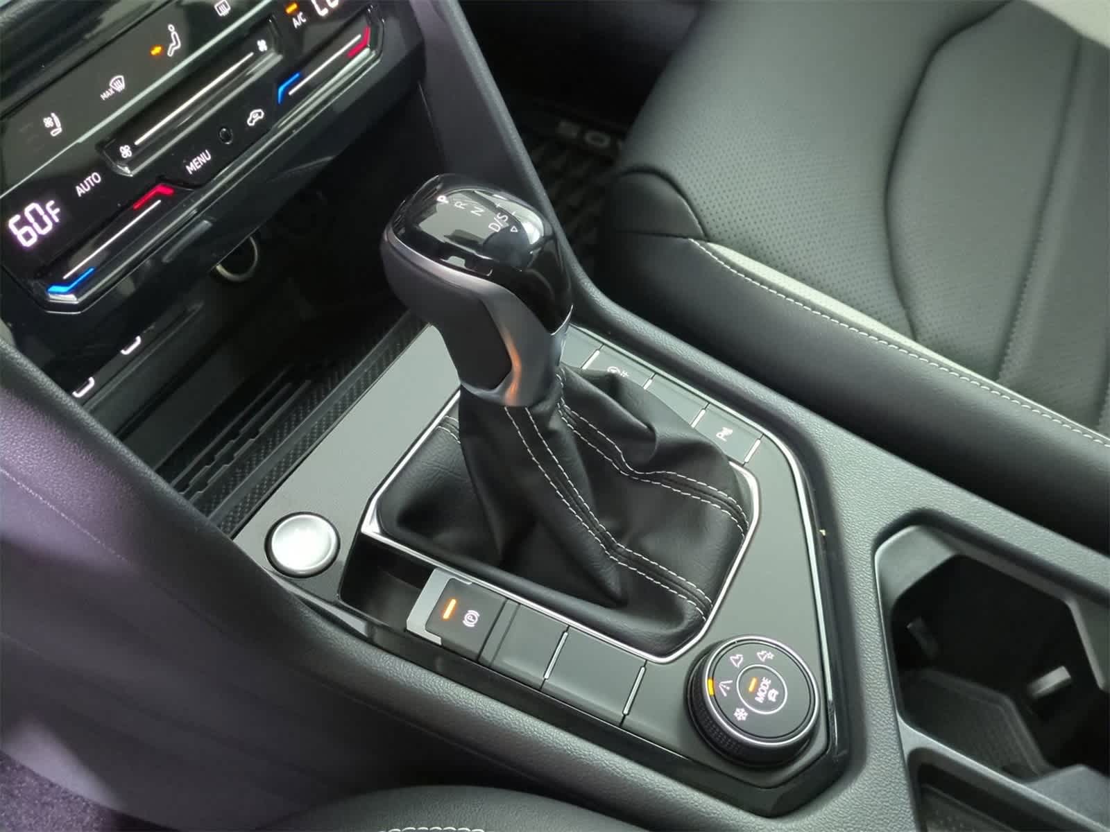 Thumbnail: 2025 Volkswagen Taos - 32