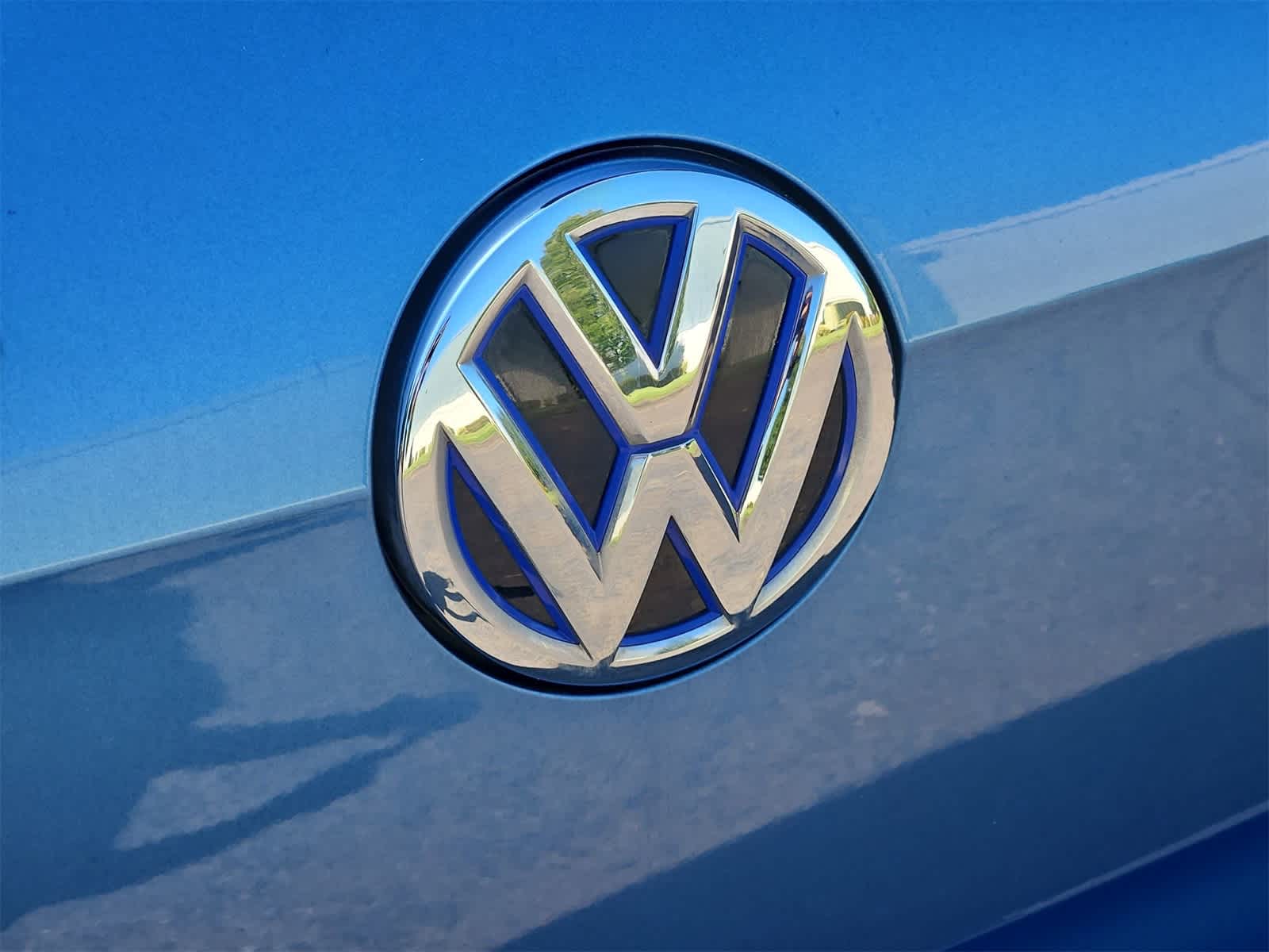Thumbnail: 2016 Volkswagen e-Golf - 12