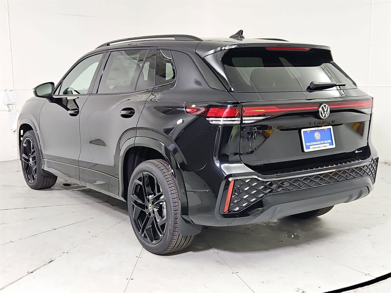 Thumbnail: 2026 Volkswagen Tiguan - 4