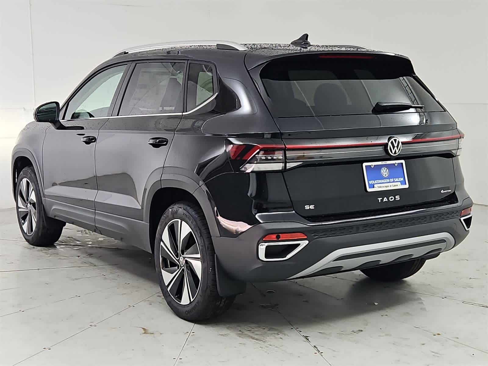 Thumbnail: 2025 Volkswagen Taos - 4