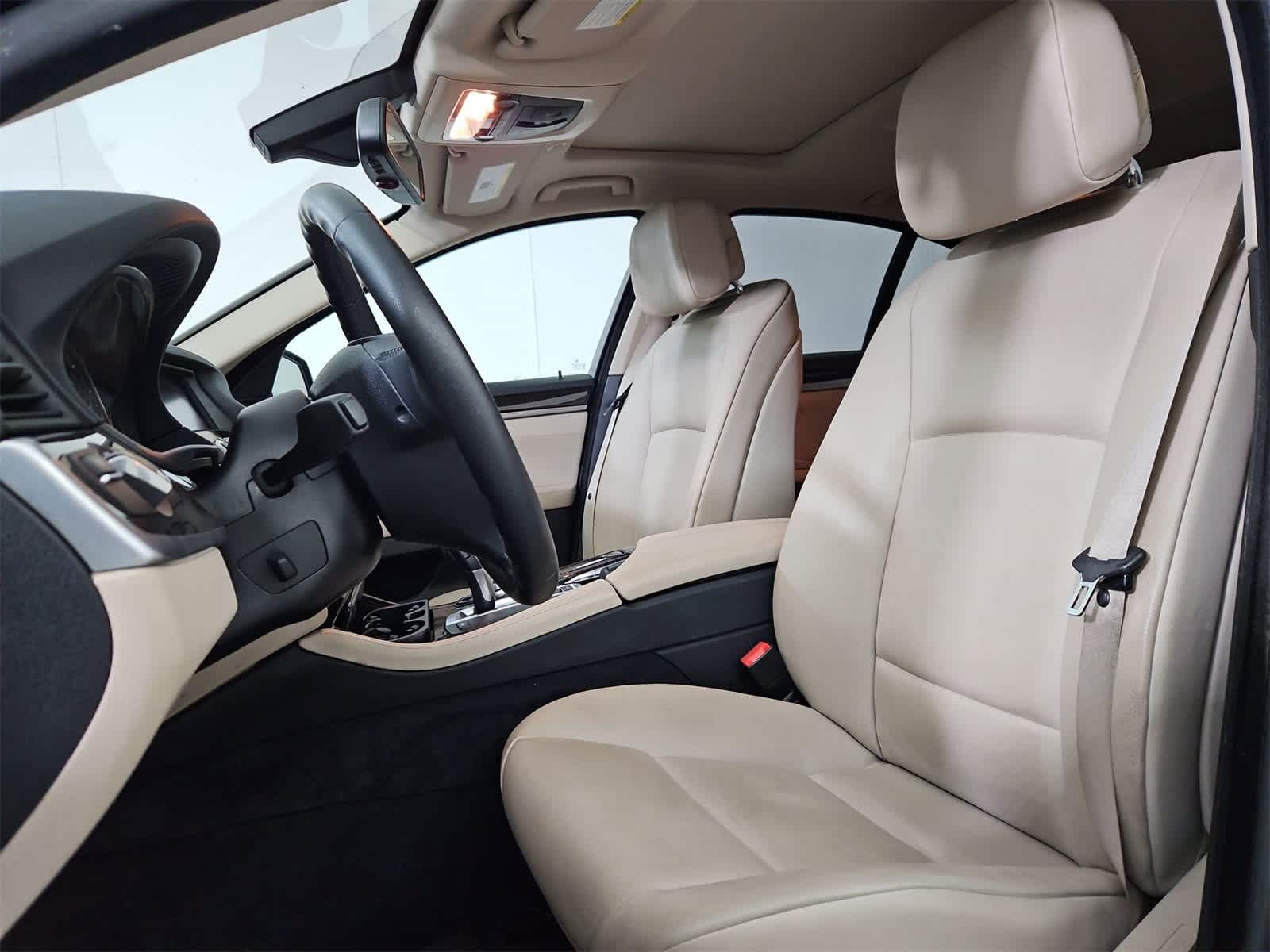 Thumbnail: 2011 BMW 5 Series - 16