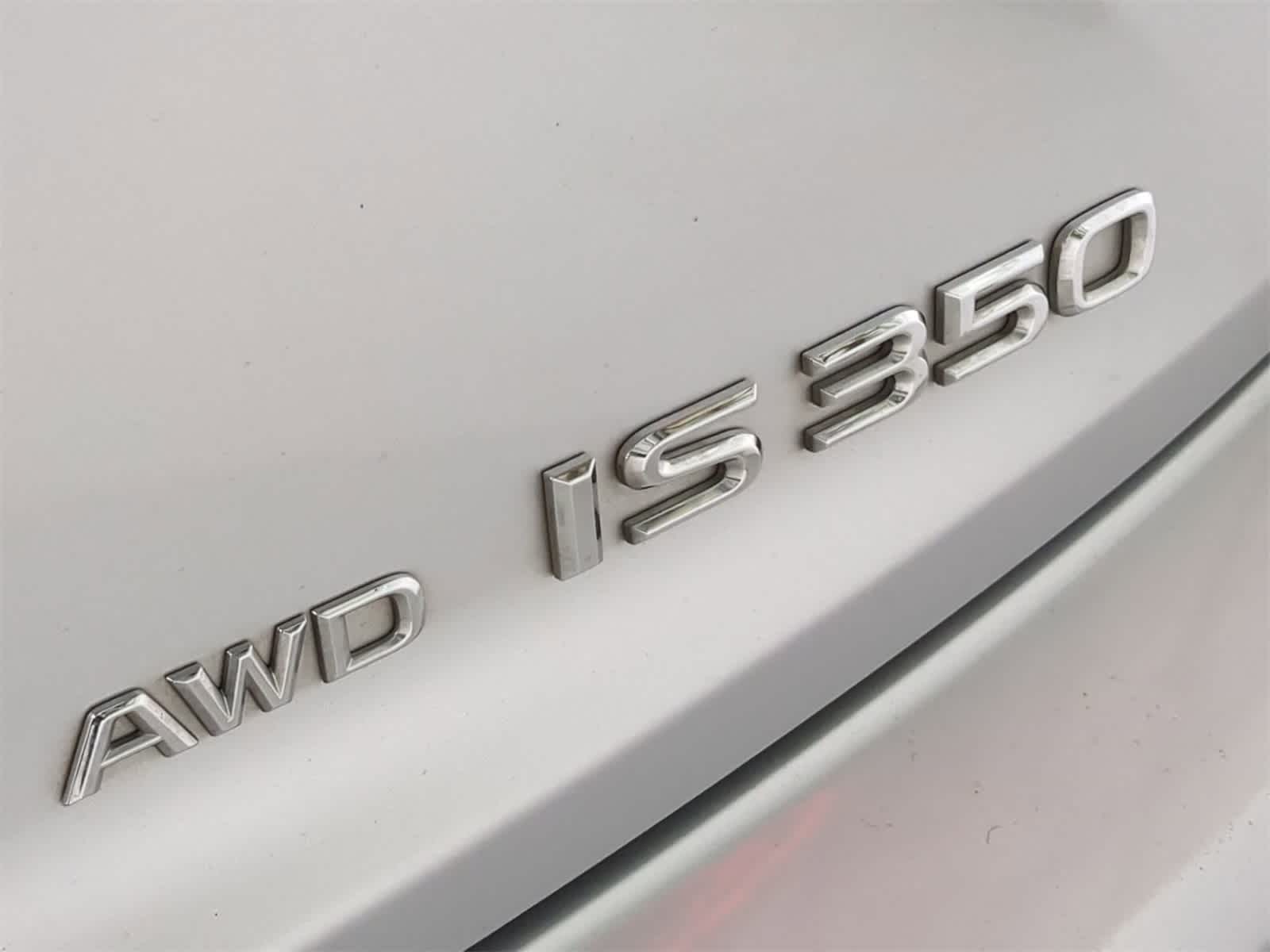 Thumbnail: 2015 Lexus IS - 11