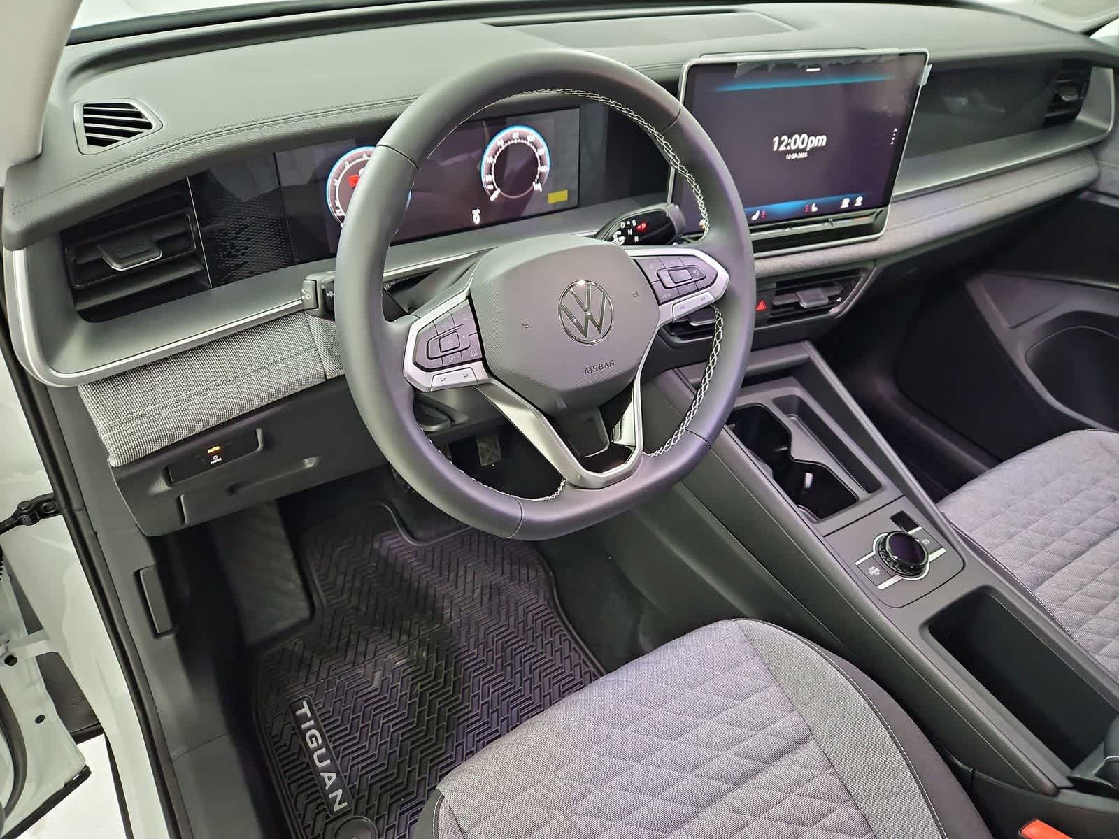 Thumbnail: 2026 Volkswagen Tiguan - 2