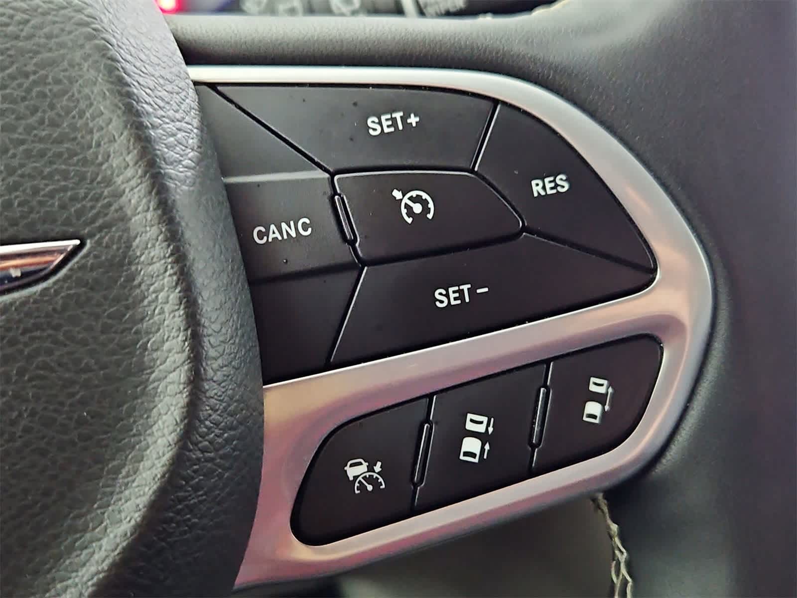 Thumbnail: 2024 Chrysler Pacifica - 24