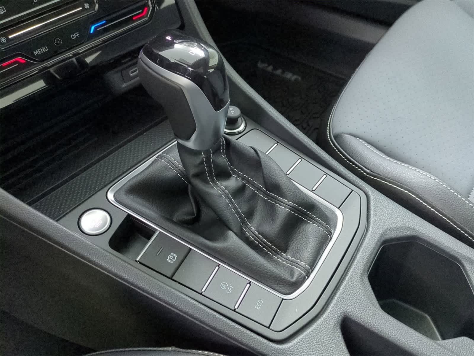 Thumbnail: 2025 Volkswagen Jetta - 33