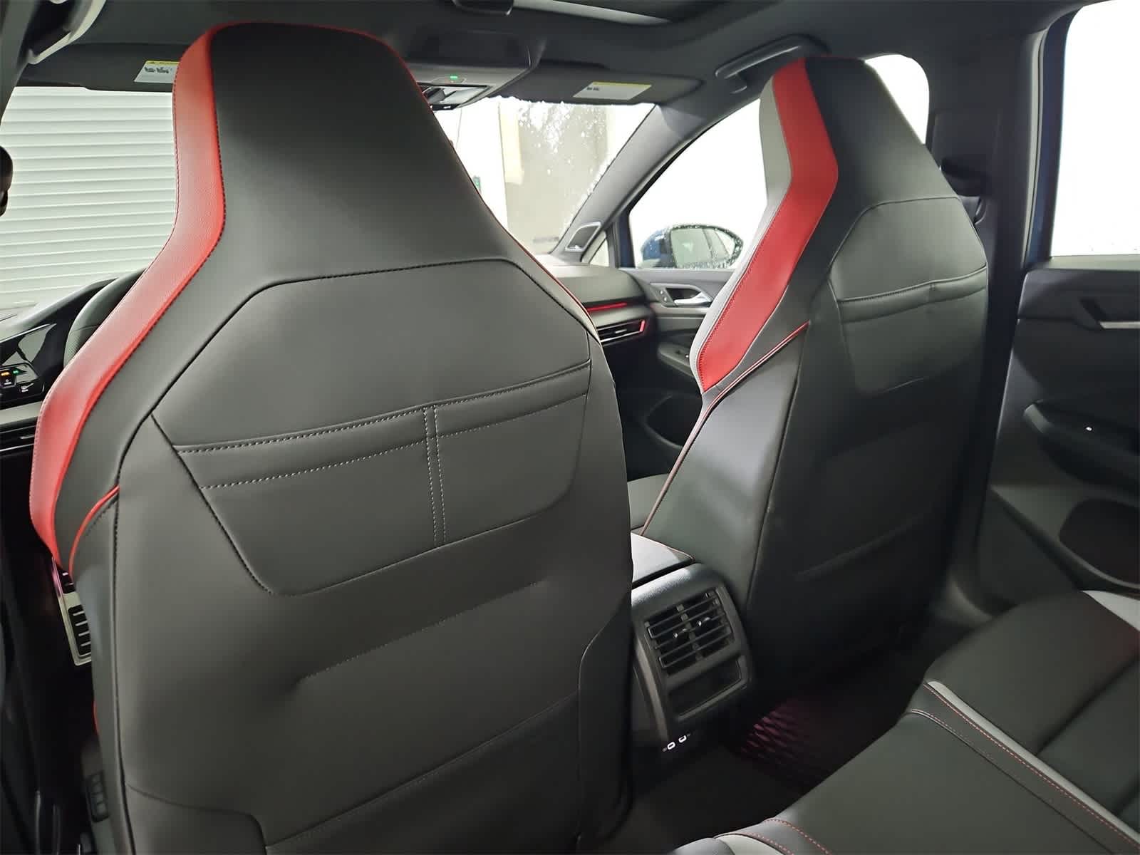 Thumbnail: 2025 Volkswagen Golf - 18