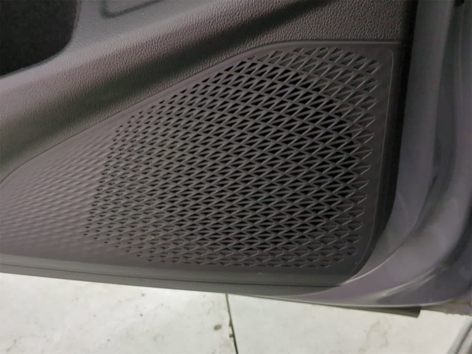 Thumbnail: 2025 Volkswagen Golf - 31