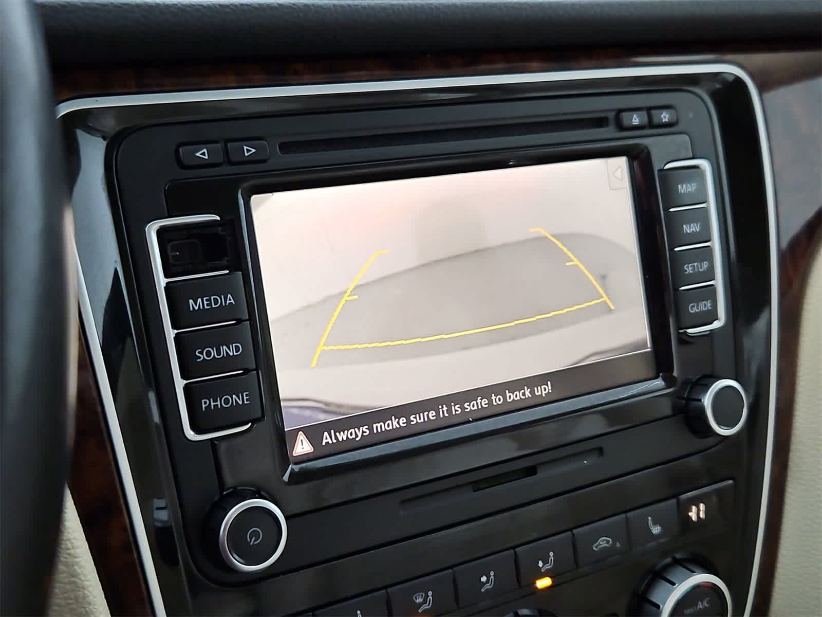 Thumbnail: 2013 Volkswagen Passat - 31