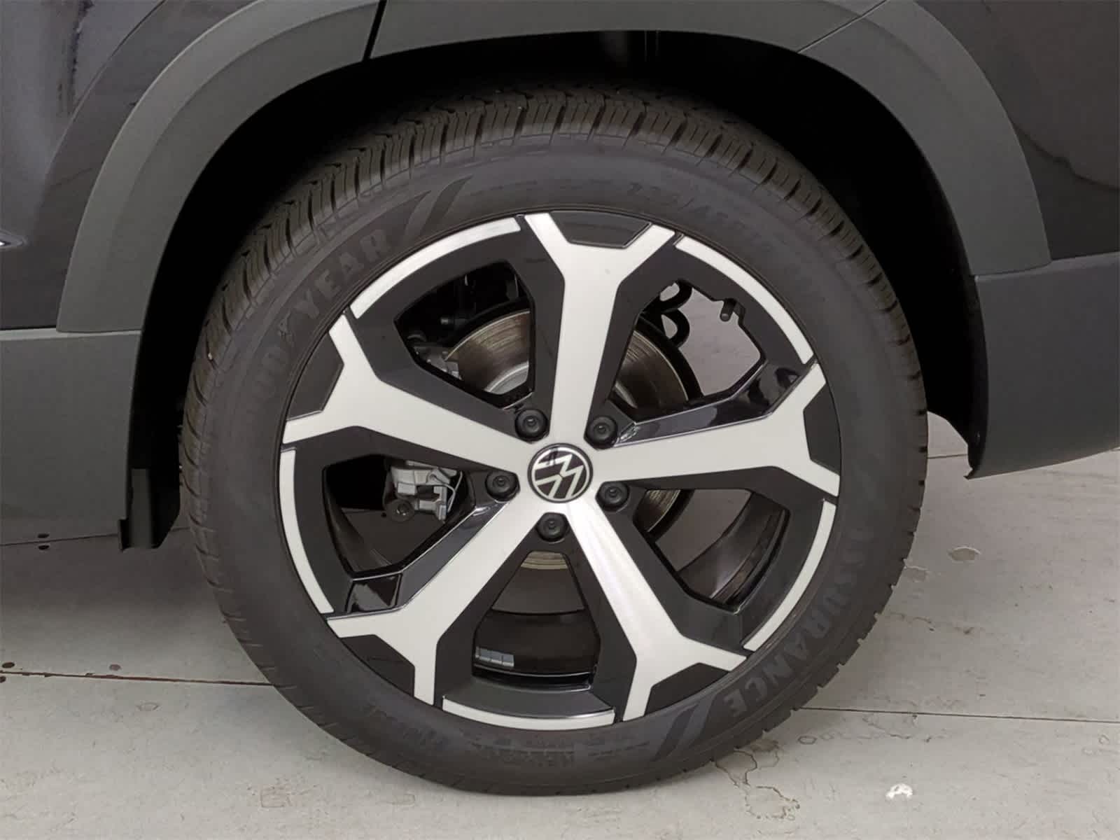 Thumbnail: 2025 Volkswagen Taos - 13