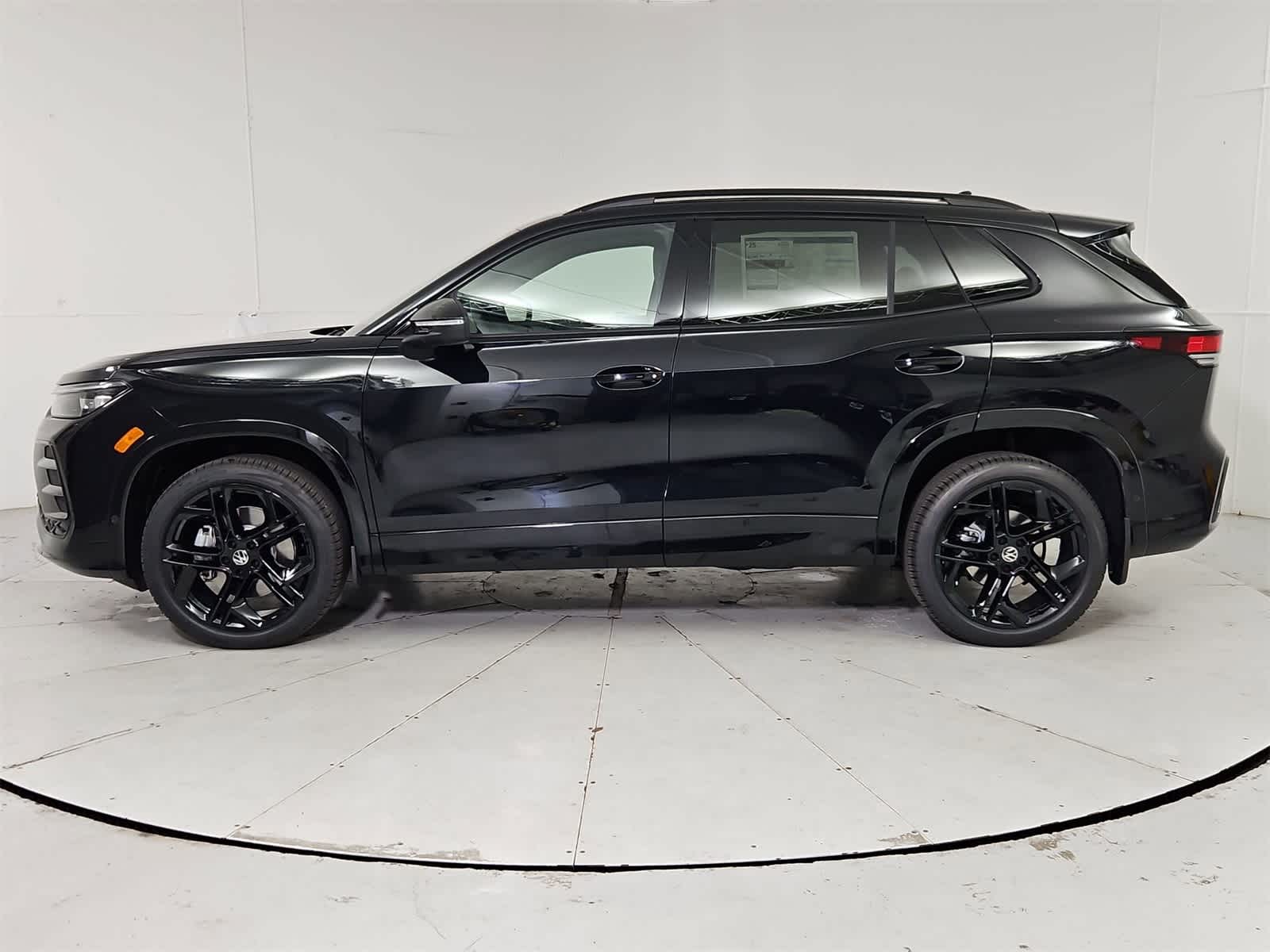 Thumbnail: 2026 Volkswagen Tiguan - 3