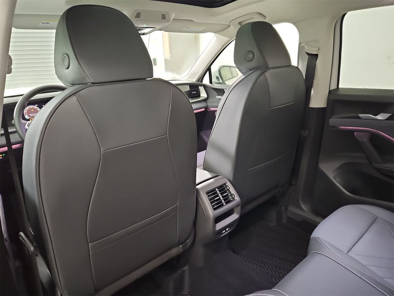 Thumbnail: 2026 Volkswagen Tiguan - 18