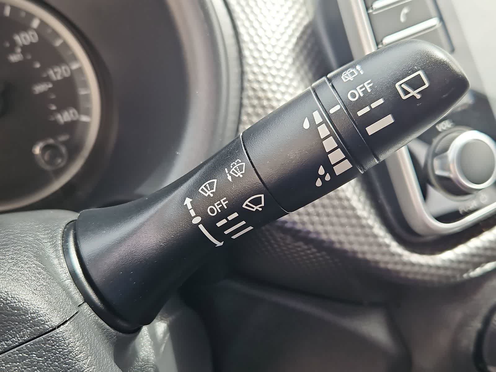 Thumbnail: 2020 Nissan Kicks - 24