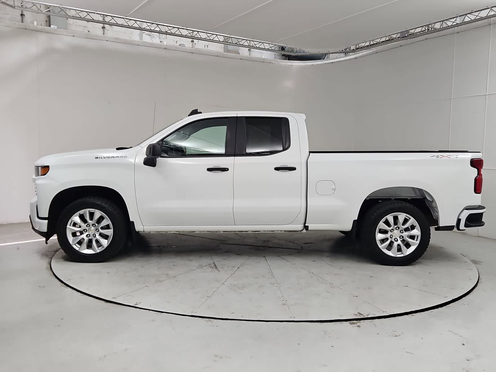 Thumbnail: 2020 Chevrolet Silverado 1500 - 3