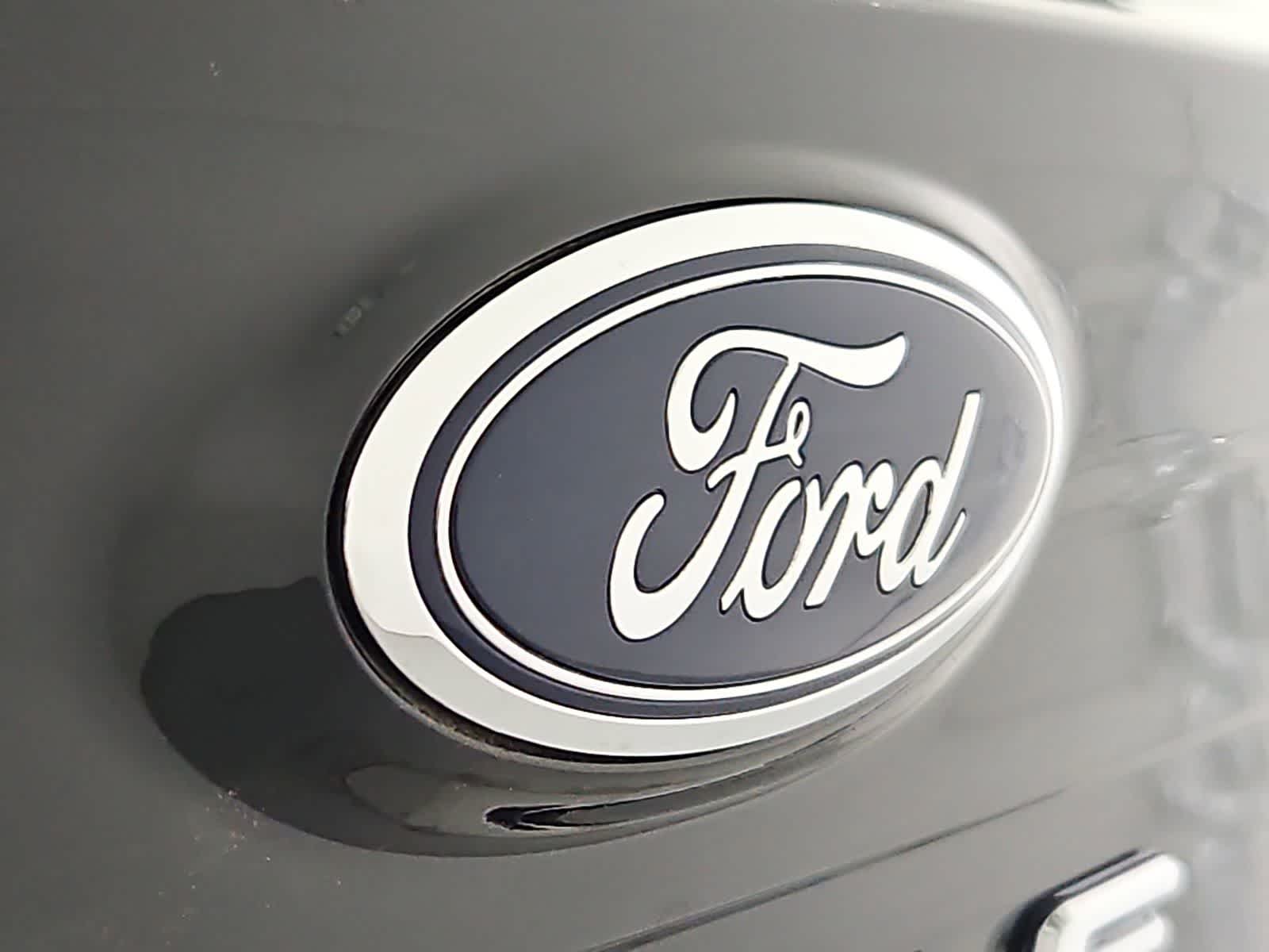 Thumbnail: 2021 Ford Edge - 11